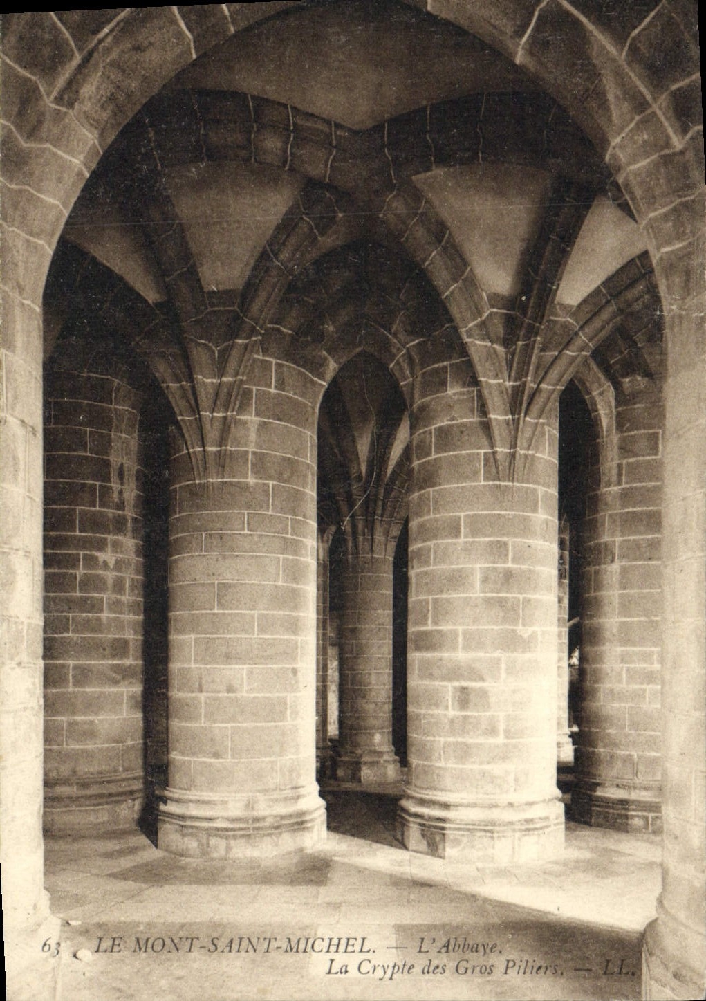 CPA Le Mont Saint Michel L'abbaye La crypte des gros piliers