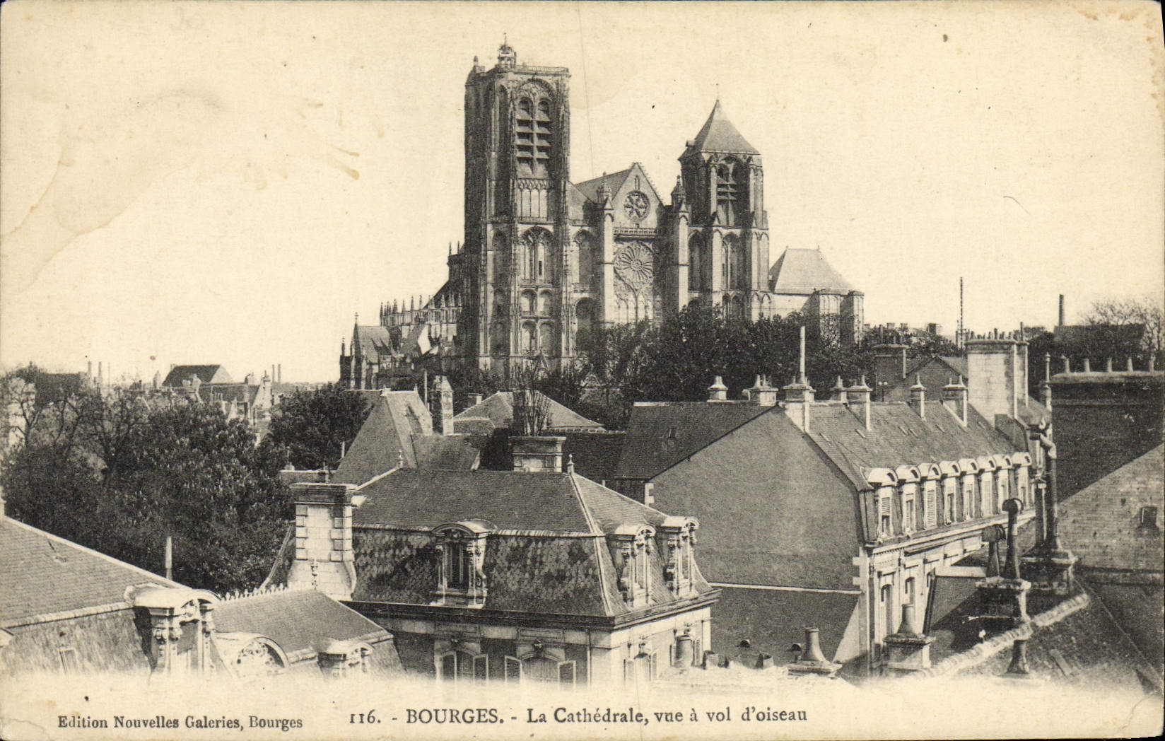 POSTAL Bourges de la VENDIMIA que la catedral vista como el cuervo vuela