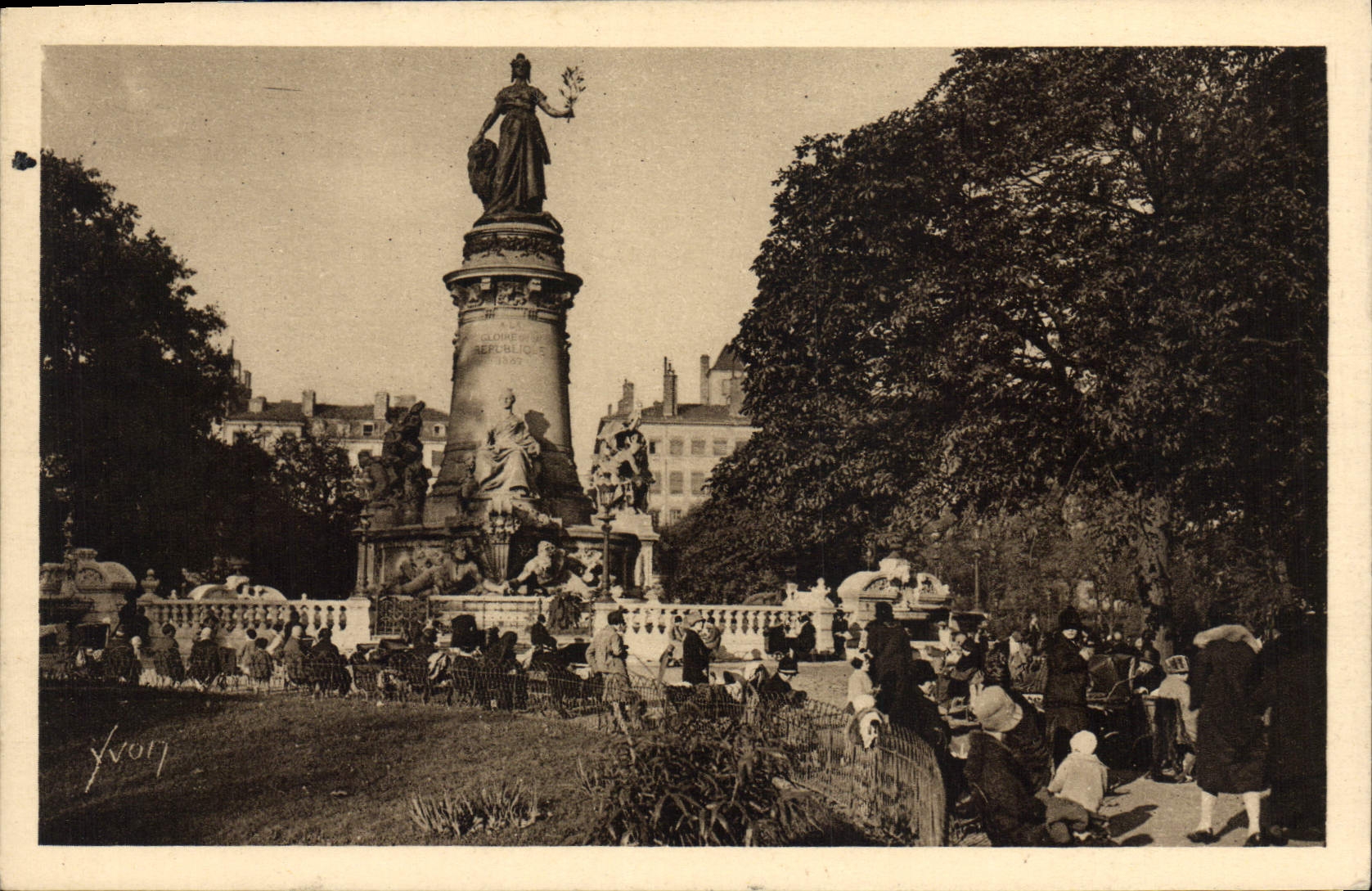VINTAGE POSTCARD Lyon Places Carnot Statue of the Republic