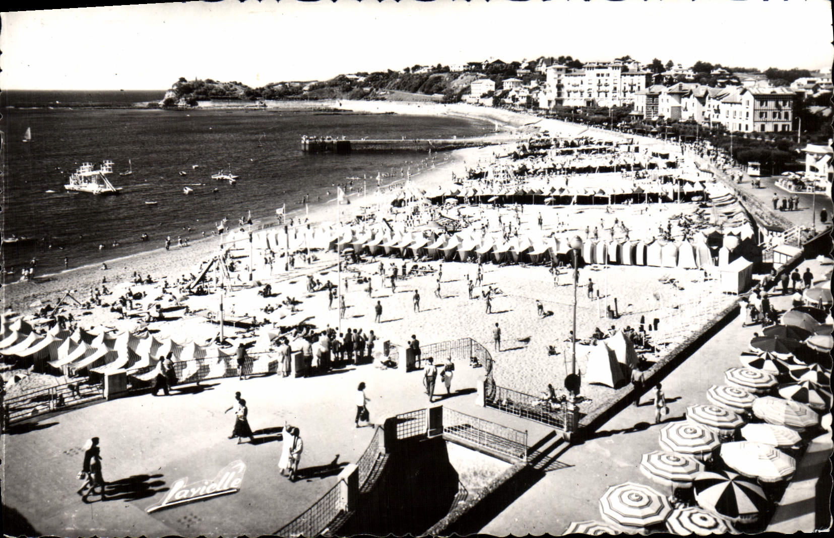 MODERN CARD St Jean de Lutz the beach seen in direction of Sainte Barb