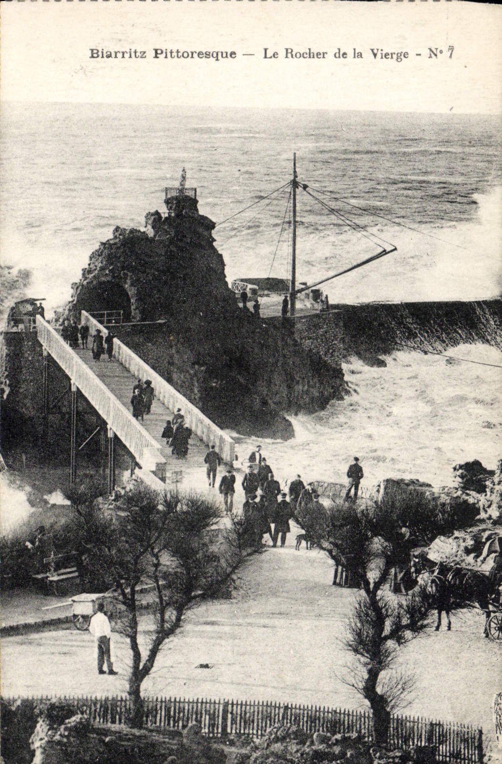 VINTAGE POSTCARD Picturesque Biarritz the Rock of the Virgin