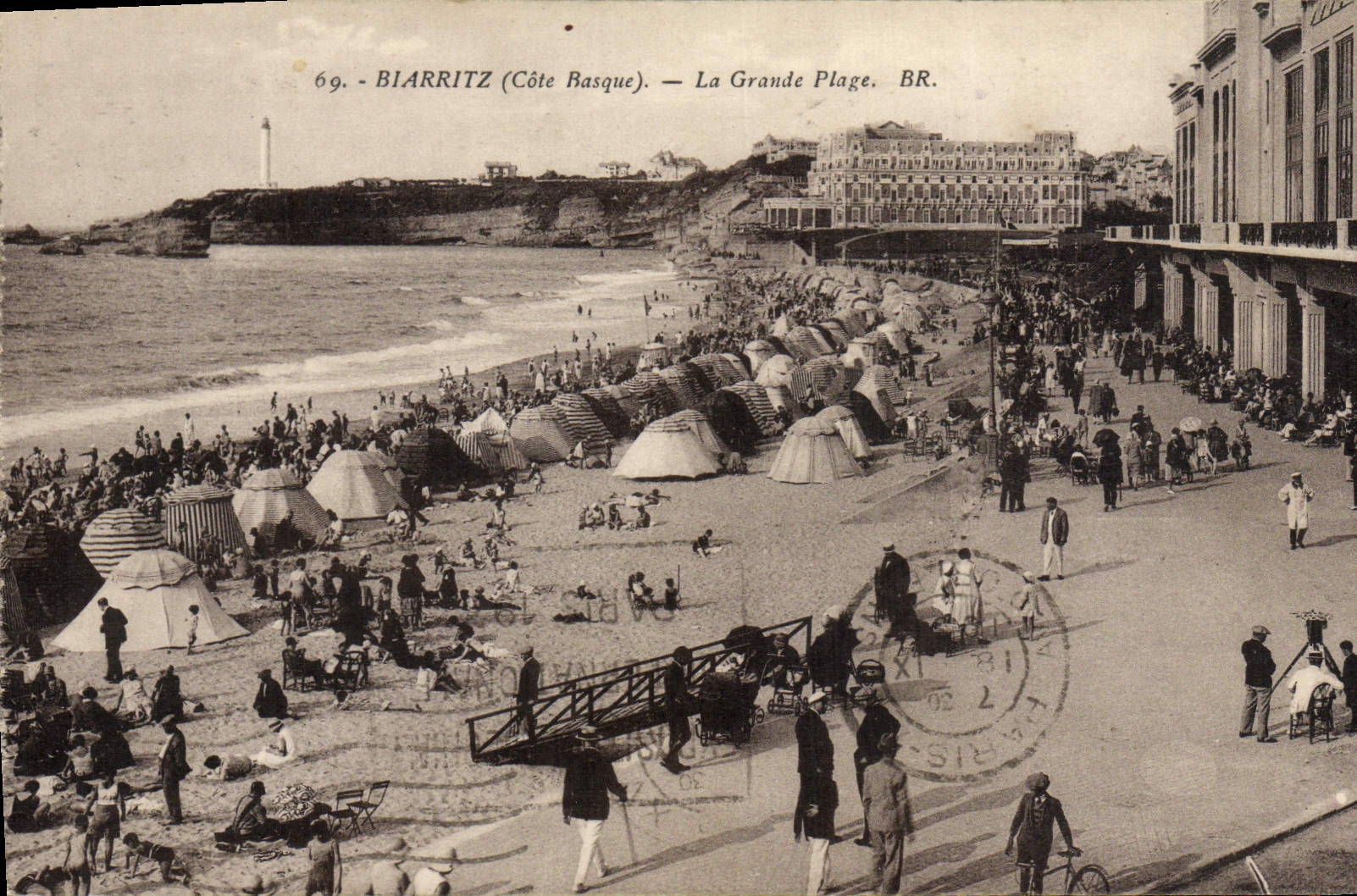 VINTAGE POSTCARD Biarritz Main beach