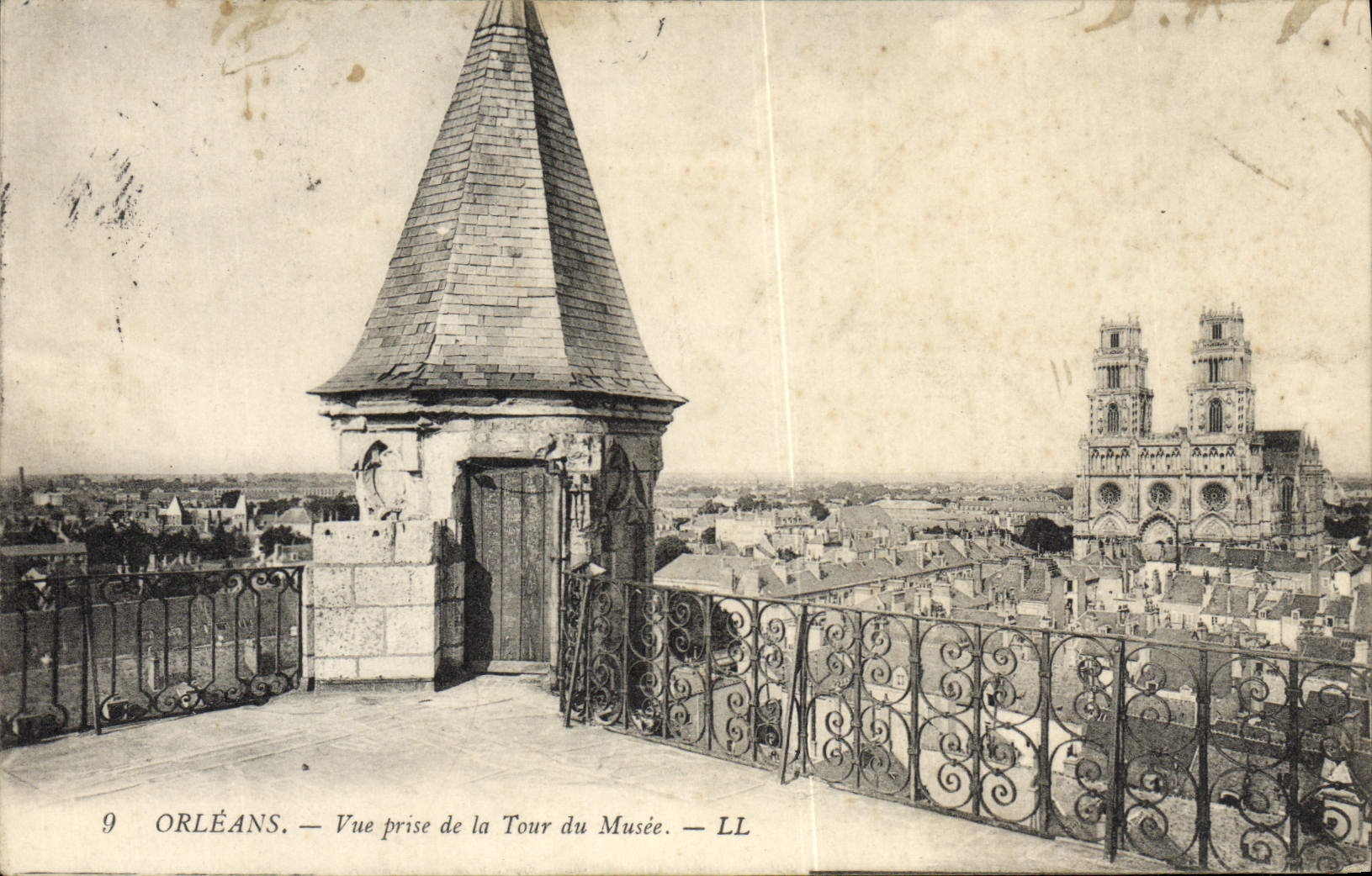 CPA Orleans Vue Prise de la Tour du Musee