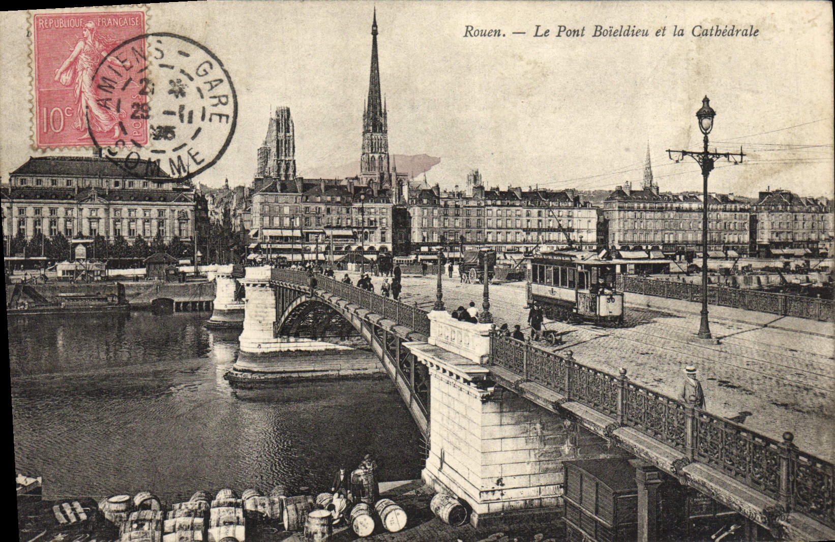 CPA Rouen Le Pont Boieldieu et la Cathedrale Tramway