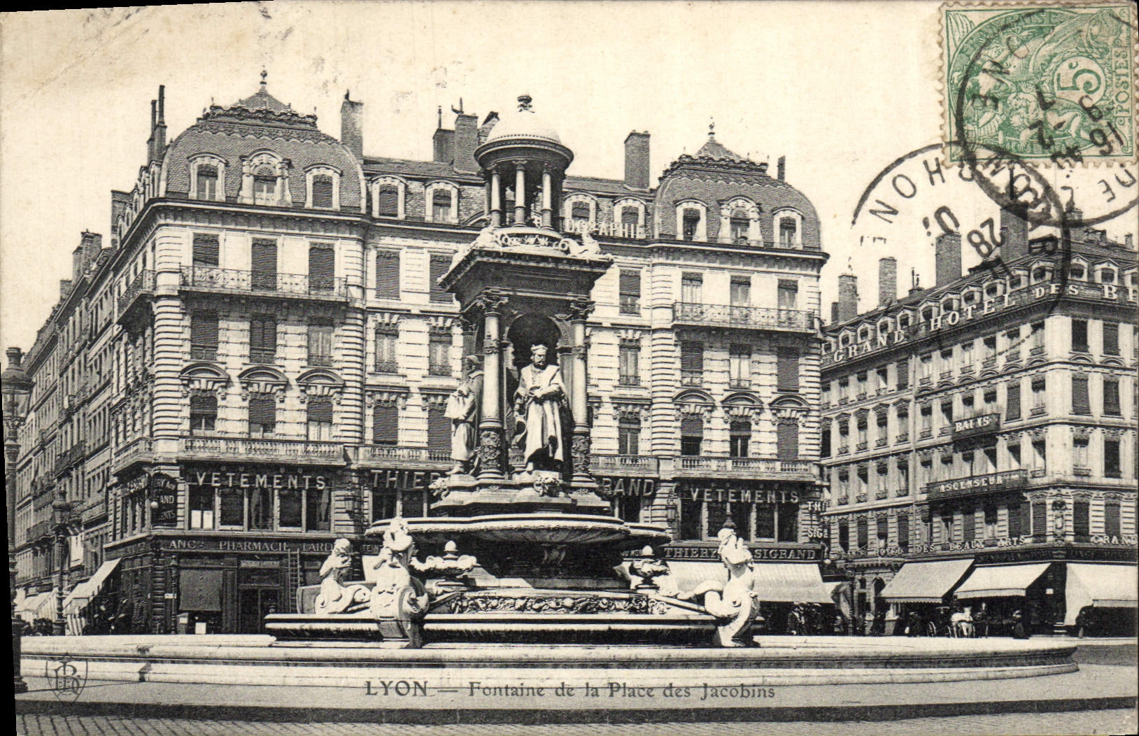 VINTAGE POSTCARD Lyon Fountain of the Place of the Jacobins