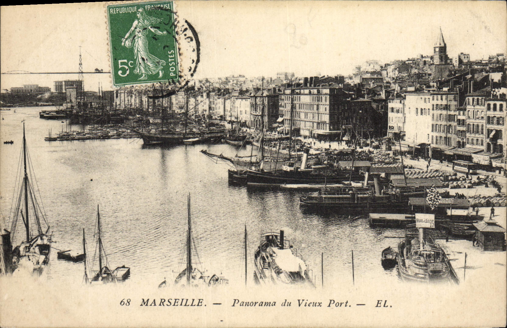 CPA Marseille Panorama du Vieux Port Bateaux