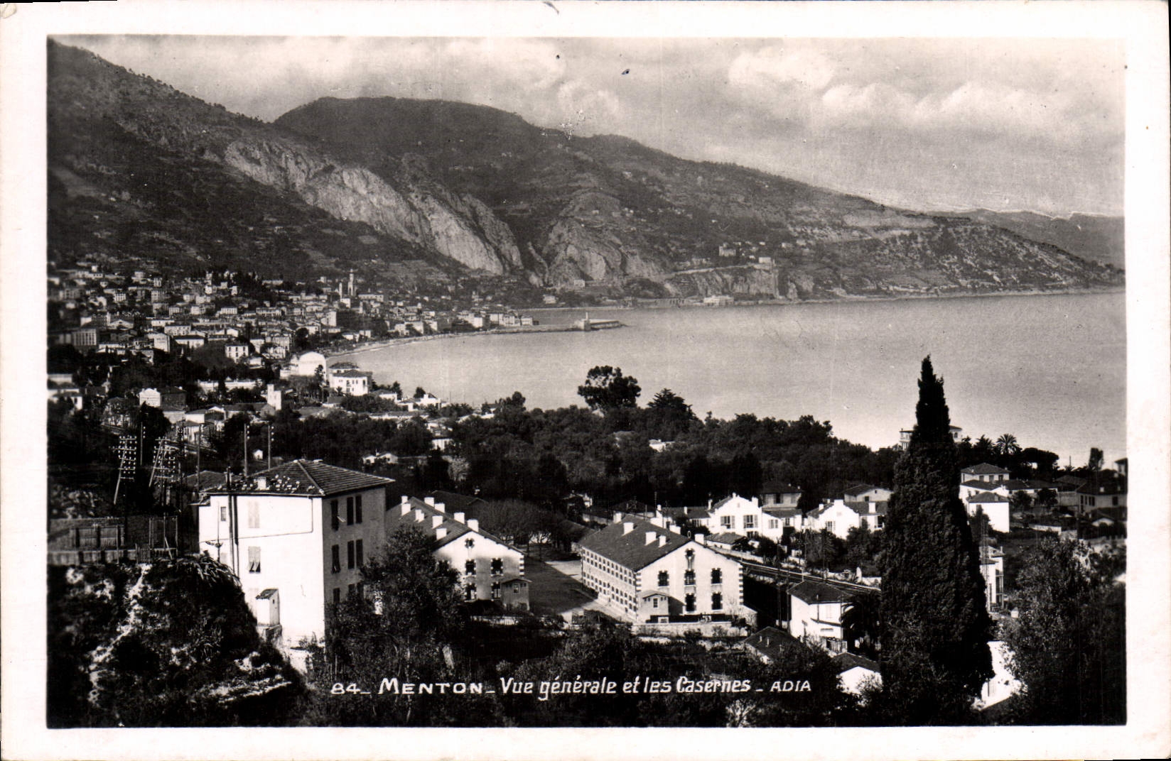 CPA Menton Vue Generale et les Casernes