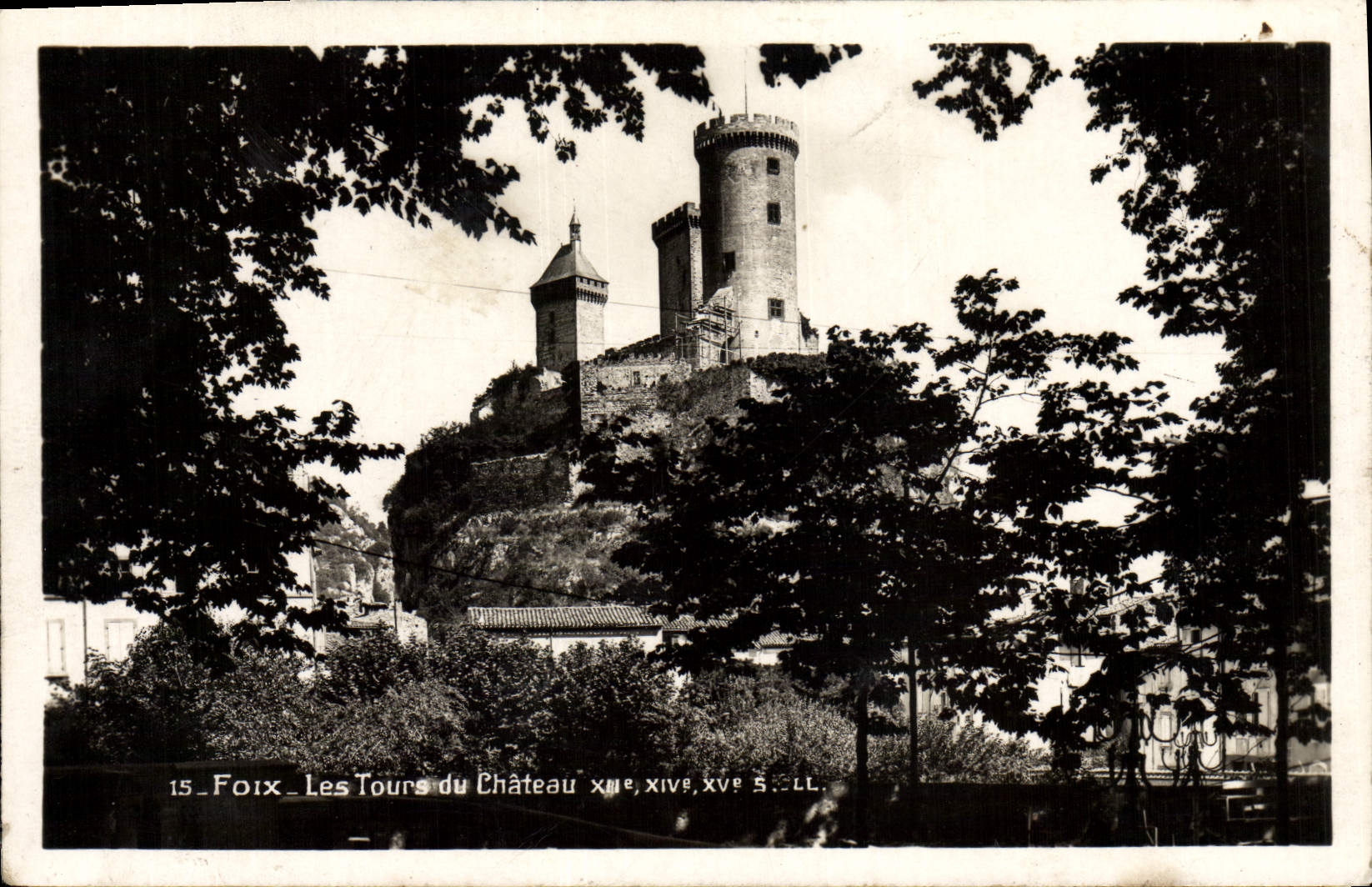 CPA Foix Les Tours du Chateau 