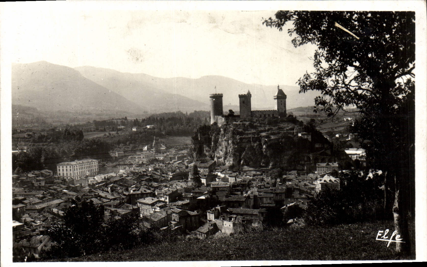 POSTAL Foix de la VENDIMIA visto en la ciudad el castillo