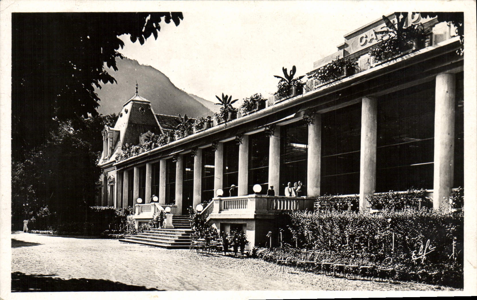 VINTAGE POSTCARD Luchon the casino