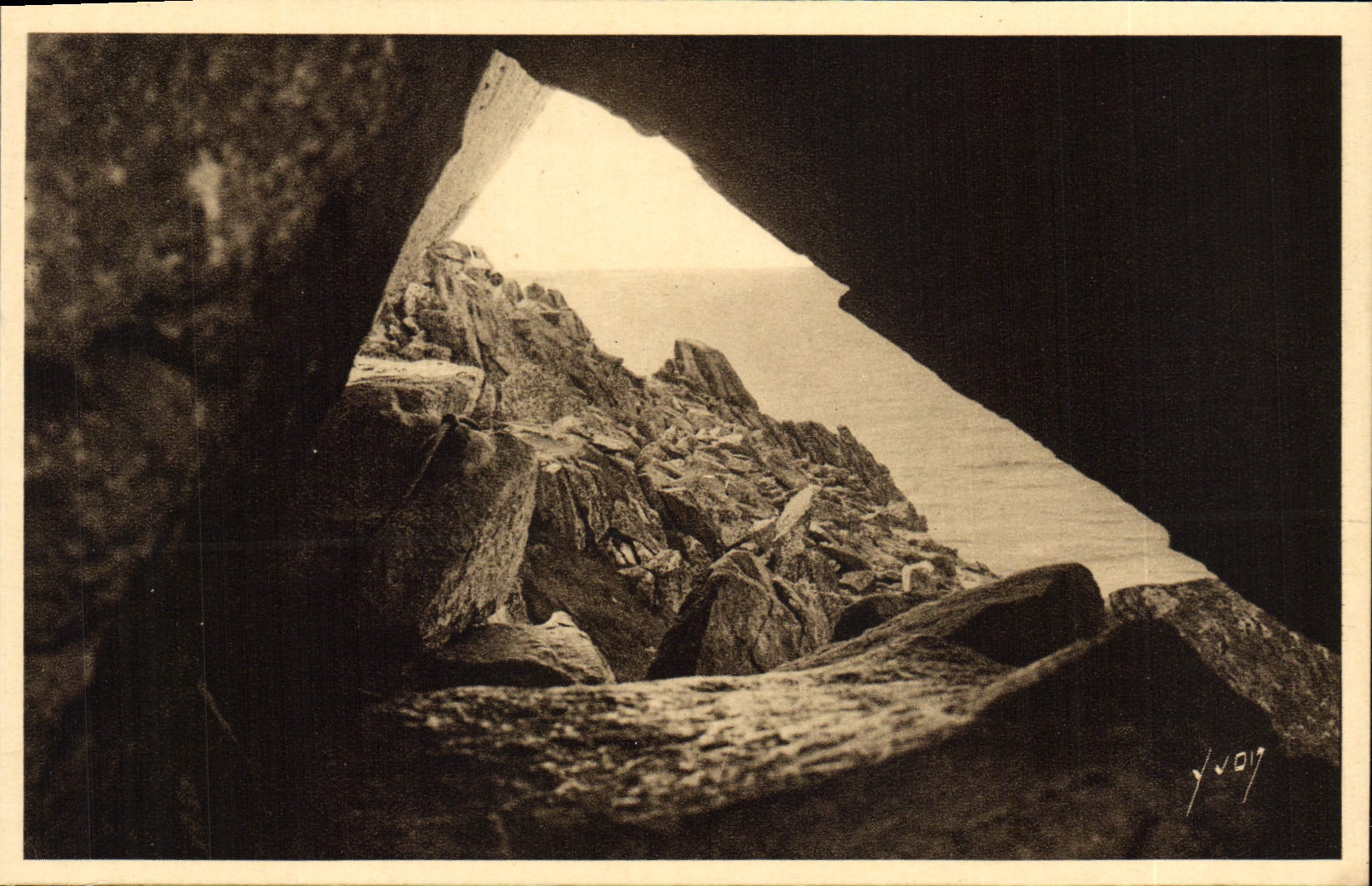 CPA Pointe Du Raz De Sein Porte de L'Enfer