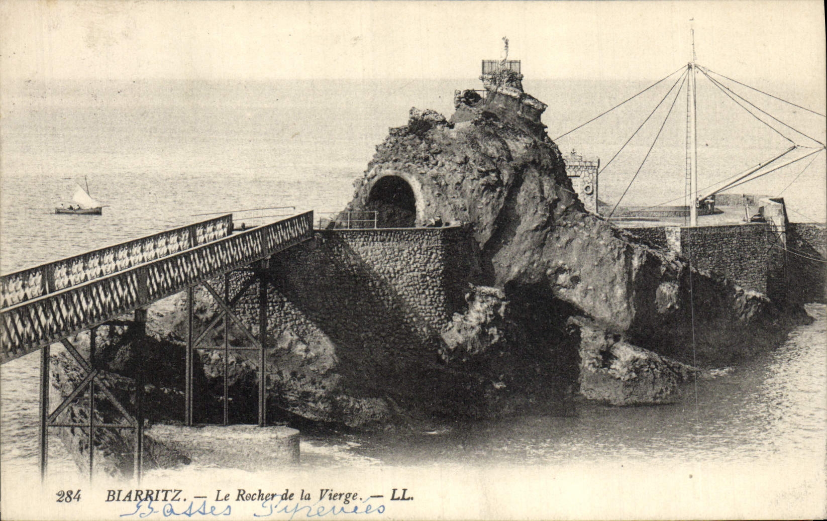 VINTAGE POSTCARD Biarritz the Rock of the Virgin