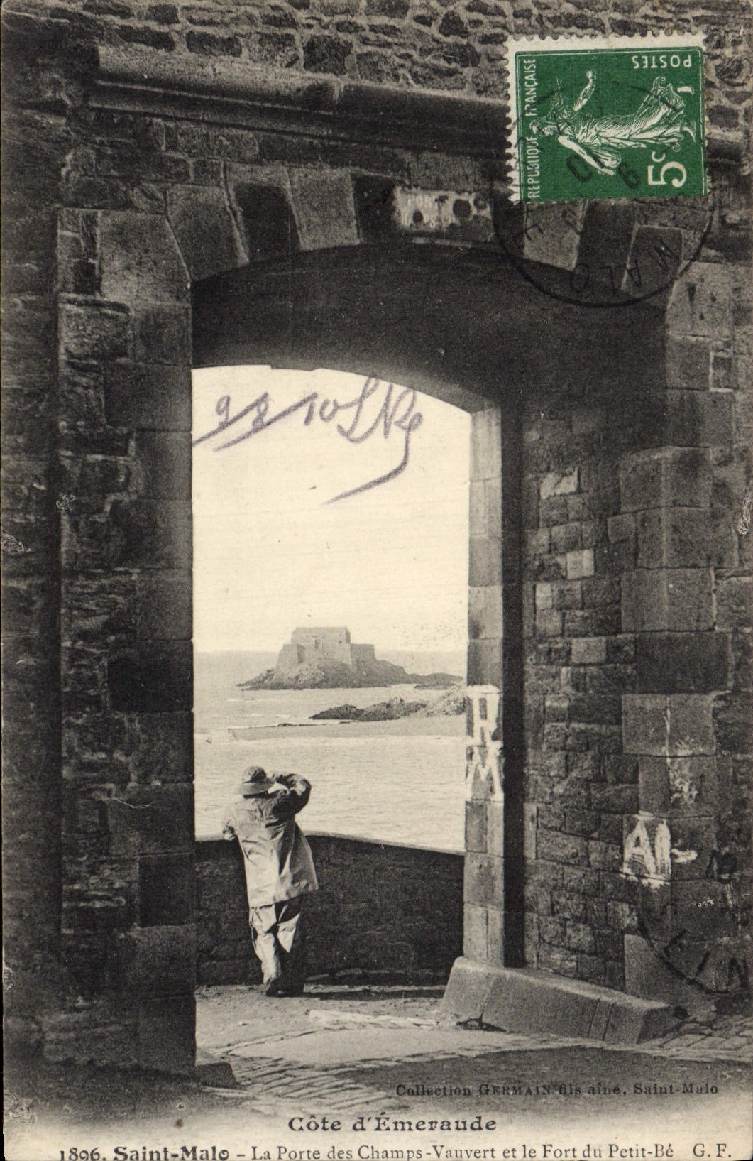VINTAGE POSTCARD Holy Malo the Gate of the Vanvert Fields and the Fort of the Small Be