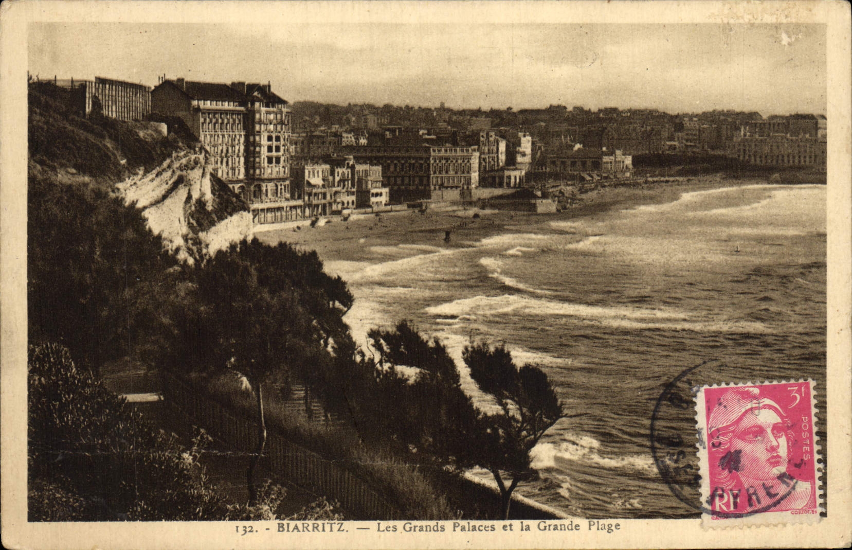 VINTAGE POSTCARD Biarritz Large Paiaces and Main beach