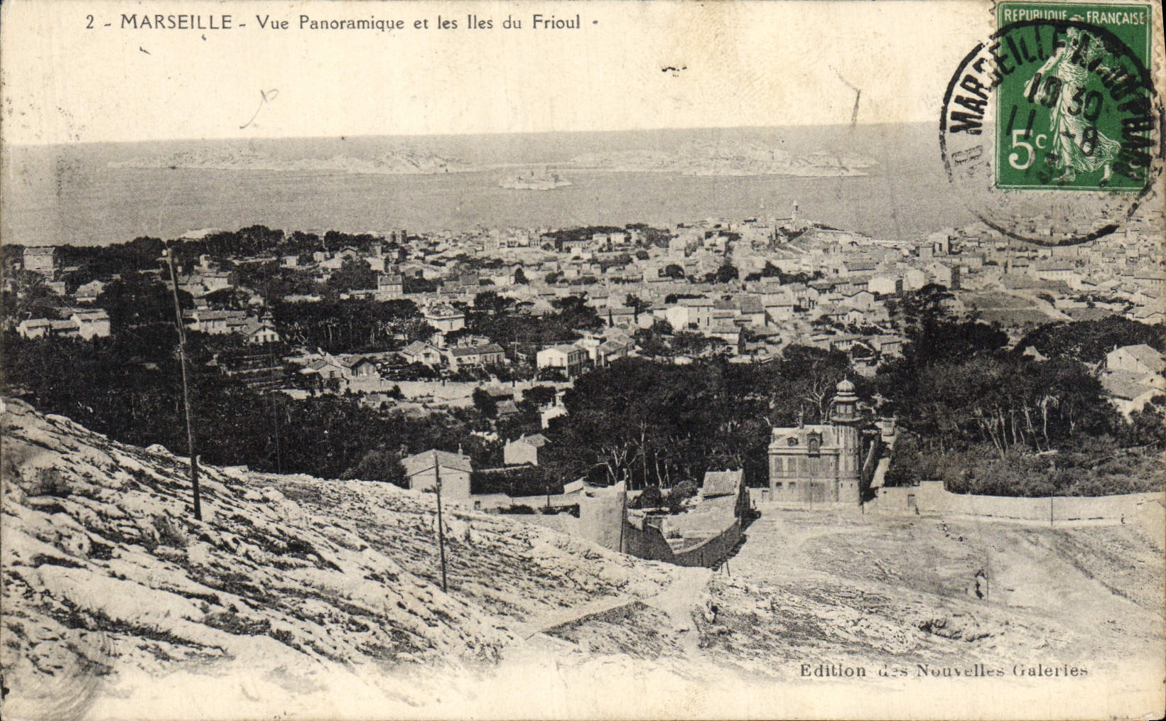 CPA Marseille Vue Panoramique Et Les iles de Frioul