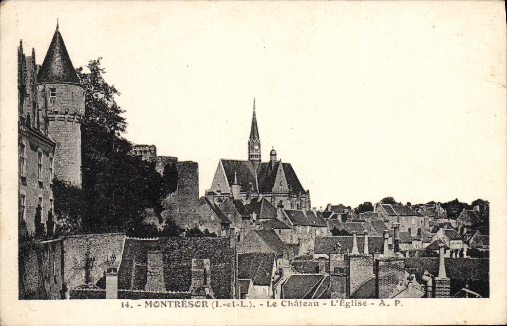 CPA Montresor Le Chateau L'eglise
