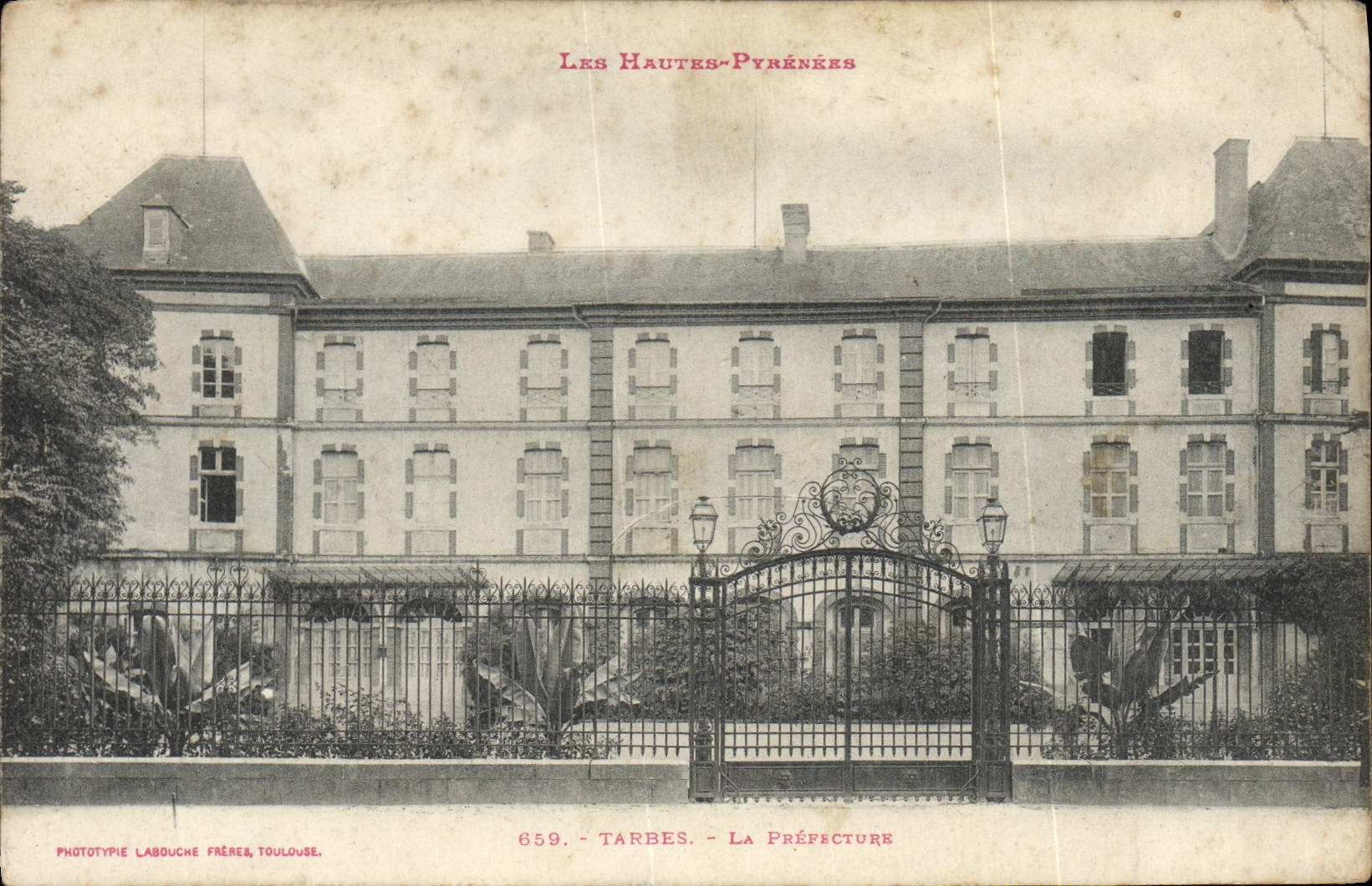 VINTAGE POSTCARD Tarbes Prefecture