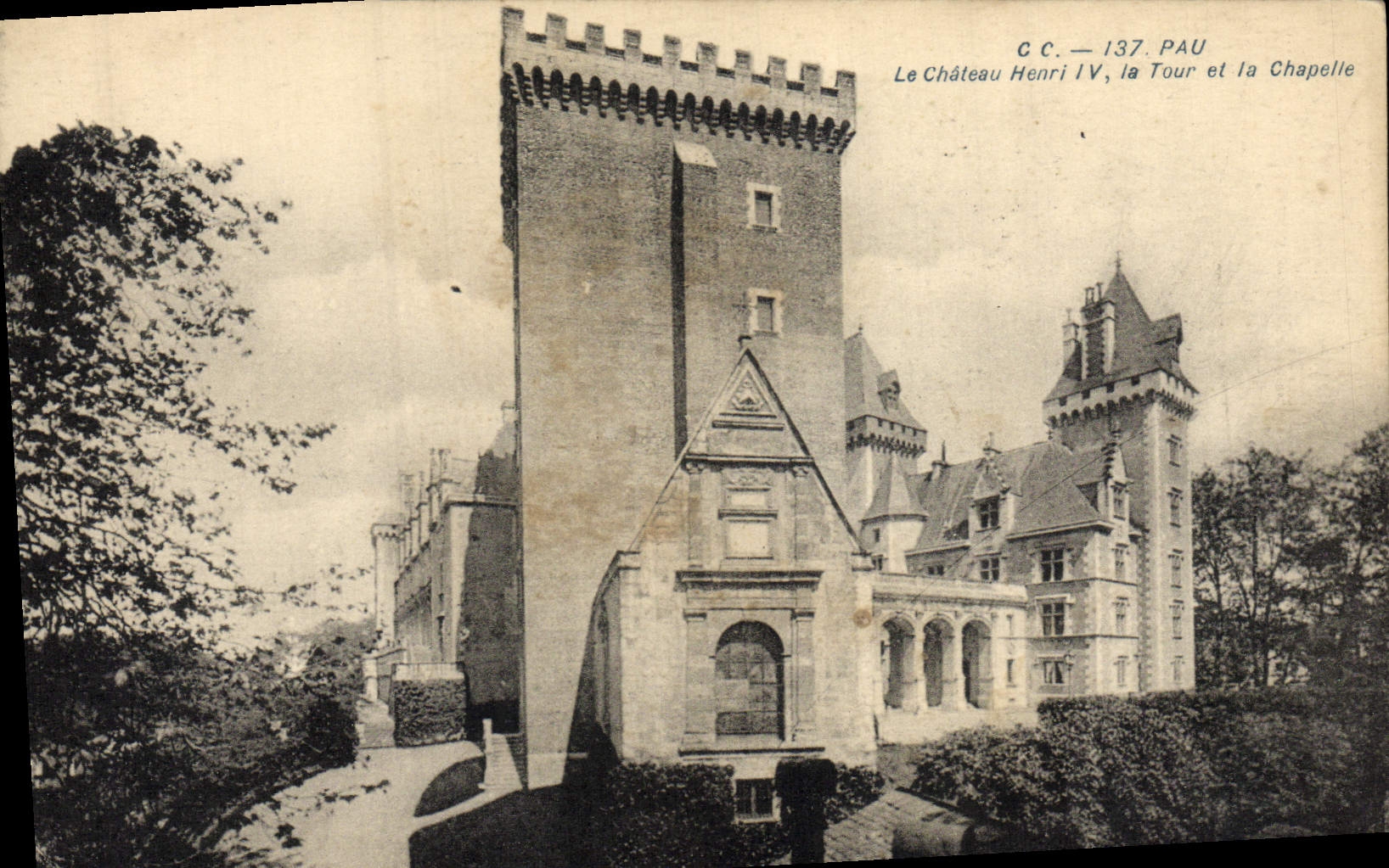 VINTAGE POSTCARD Pau the Castle Henri IV the Tower and the Vault