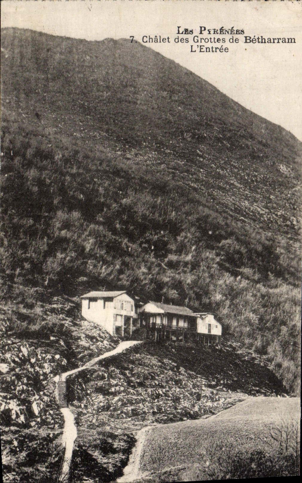 VINTAGE POSTCARD Country cottage of the Caves of Betharram the Entry