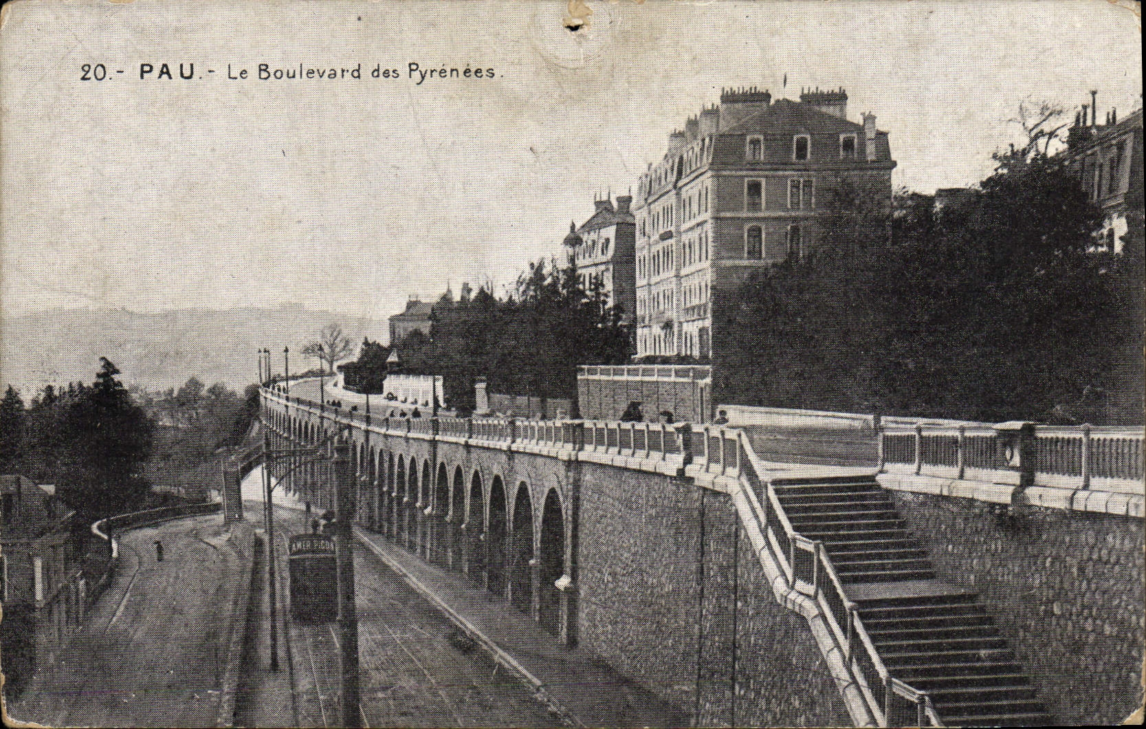 VINTAGE POSTCARD Pau the Boulevard of the Pyrenees