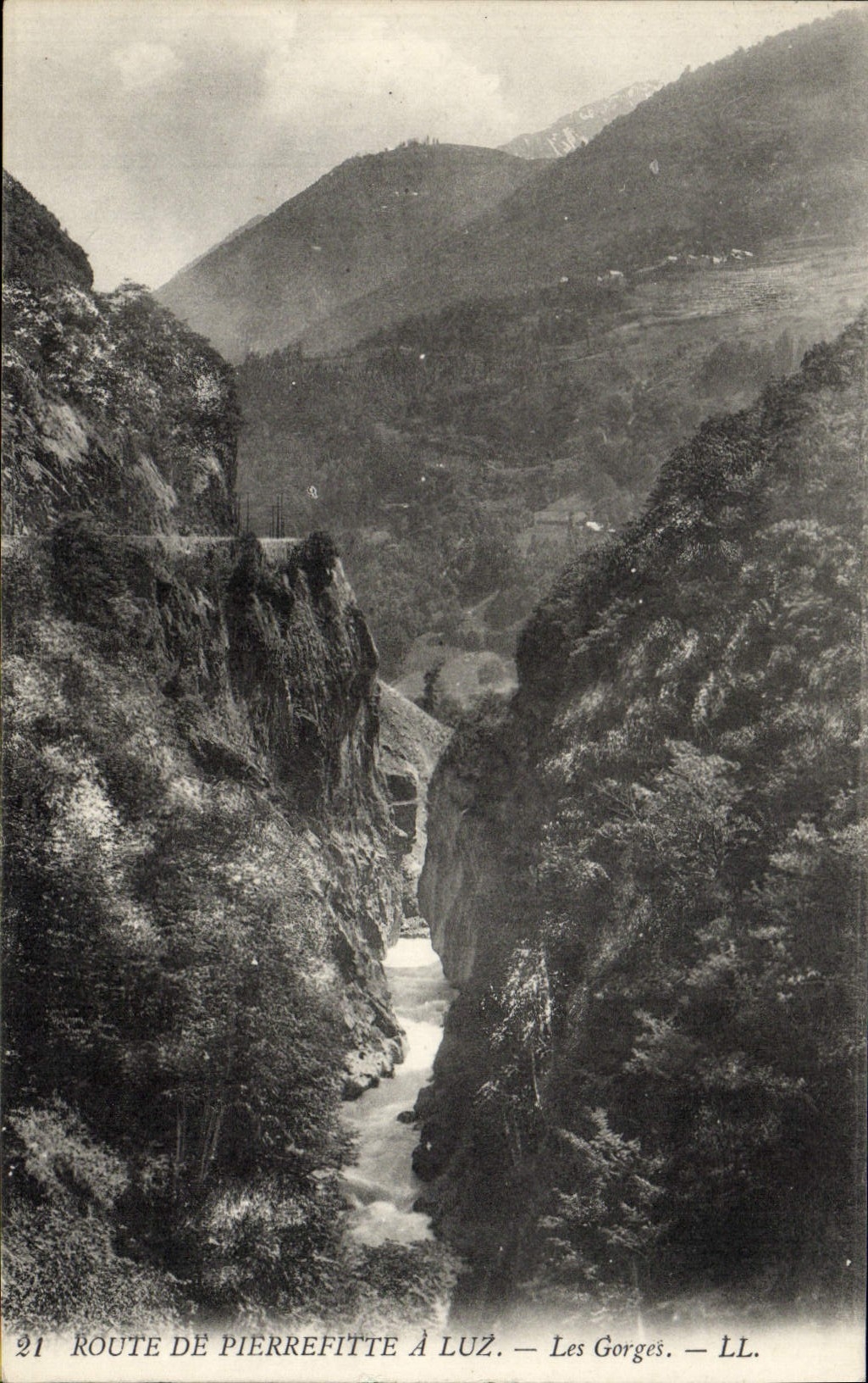 CPA Route de Pierrefitte a Luz Les Gorges