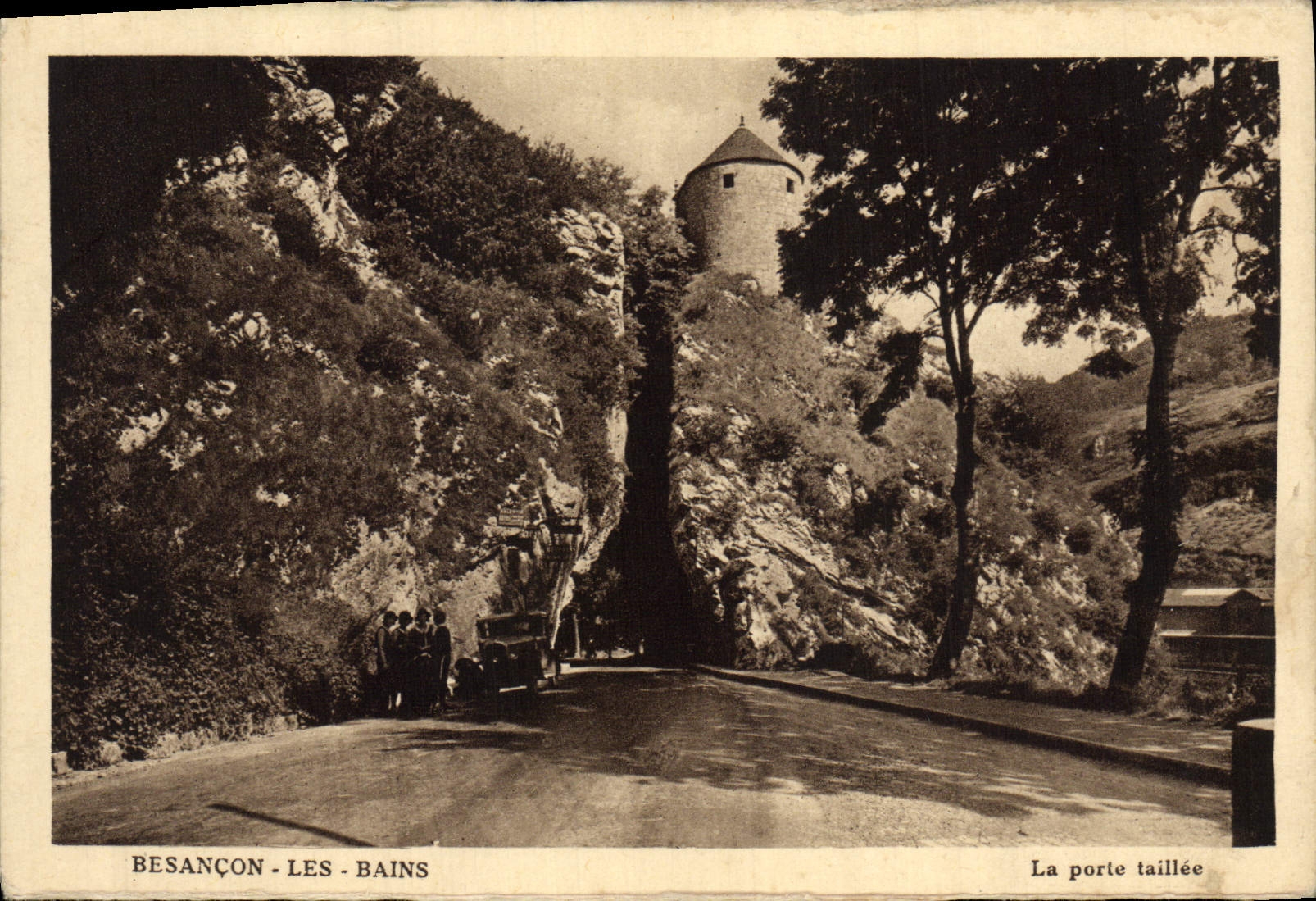 POSTAL Besanzón de la VENDIMIA les Bains el taillee de la puerta