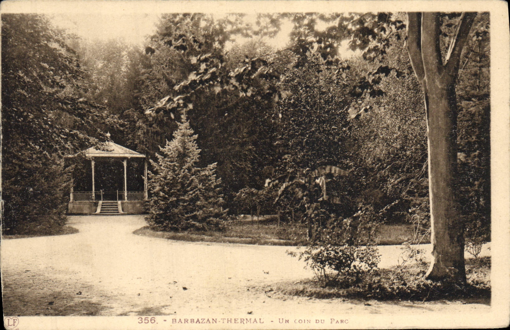 VINTAGE POSTCARD Thermal Barbazan a corner of the park