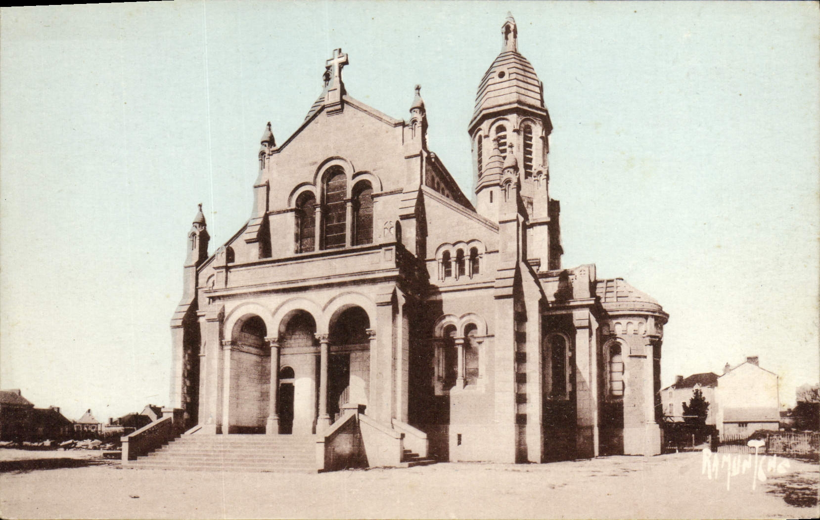 VINTAGE POSTCARD the Rock on Yon the Sacring Heart of the Vendée