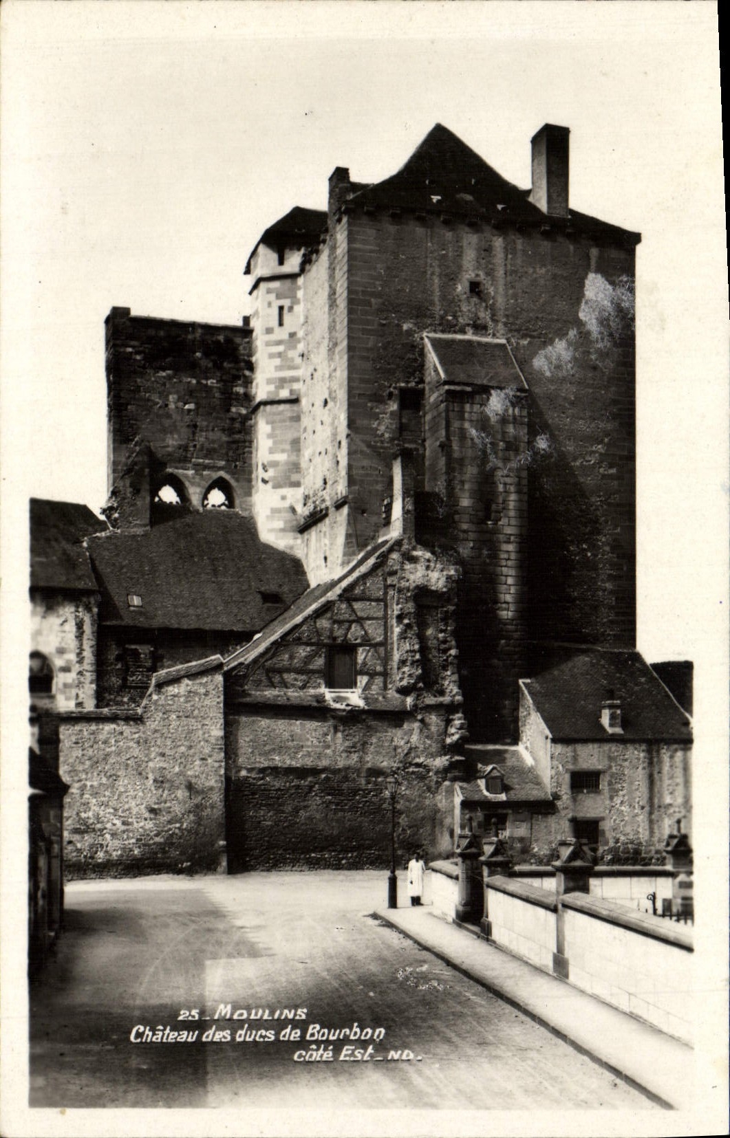 MODERN CARD Moulins Castle of the dukes of Bourbon east coast