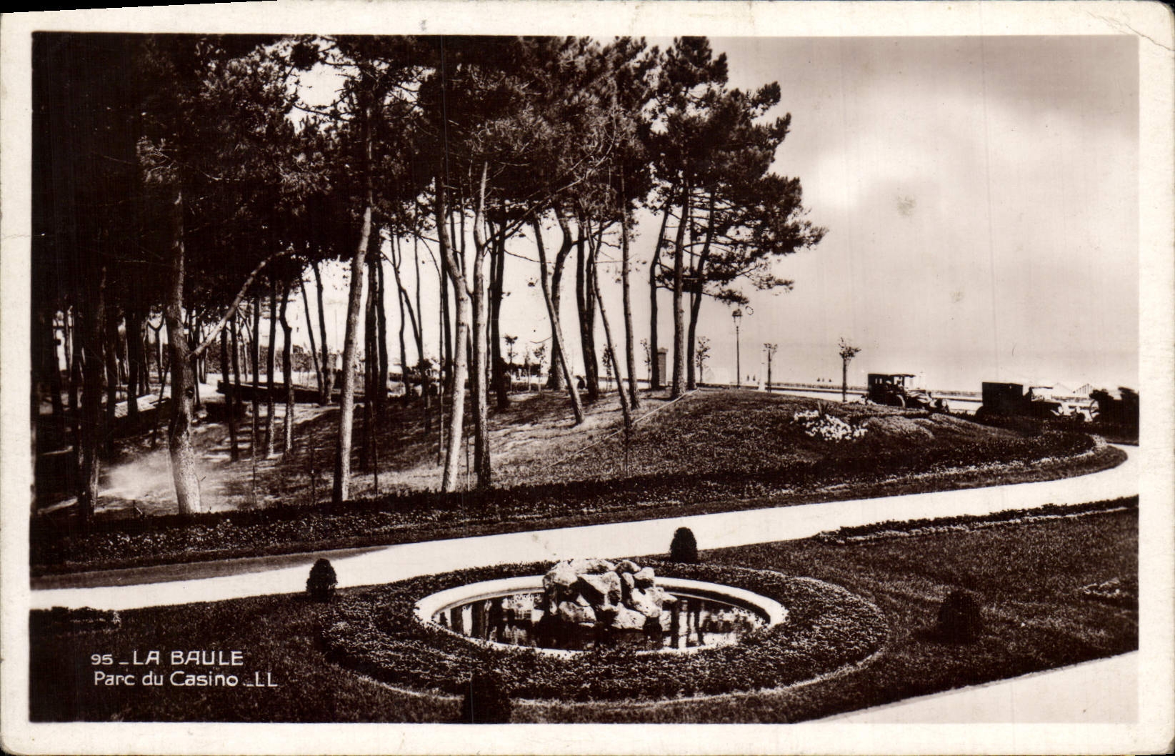 VINTAGE POSTCARD La Baule Park of the Casino