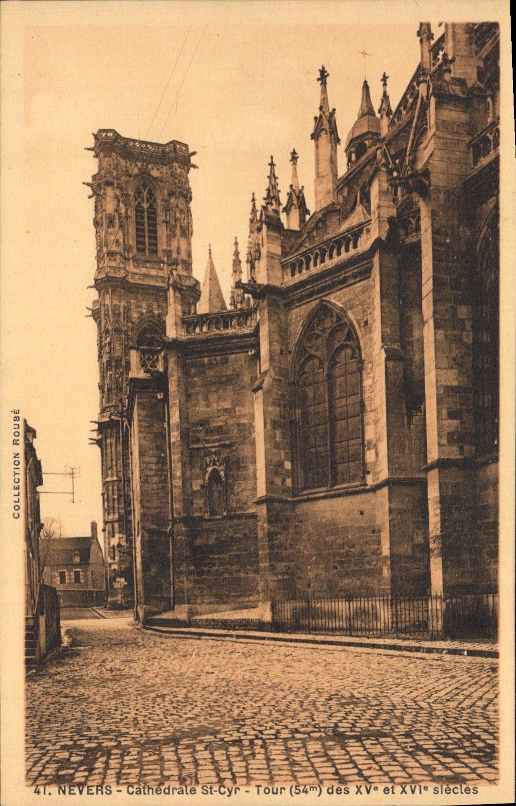 Vuelta del St Cyr de la catedral de Nevers de la POSTAL de la VENDIMIA