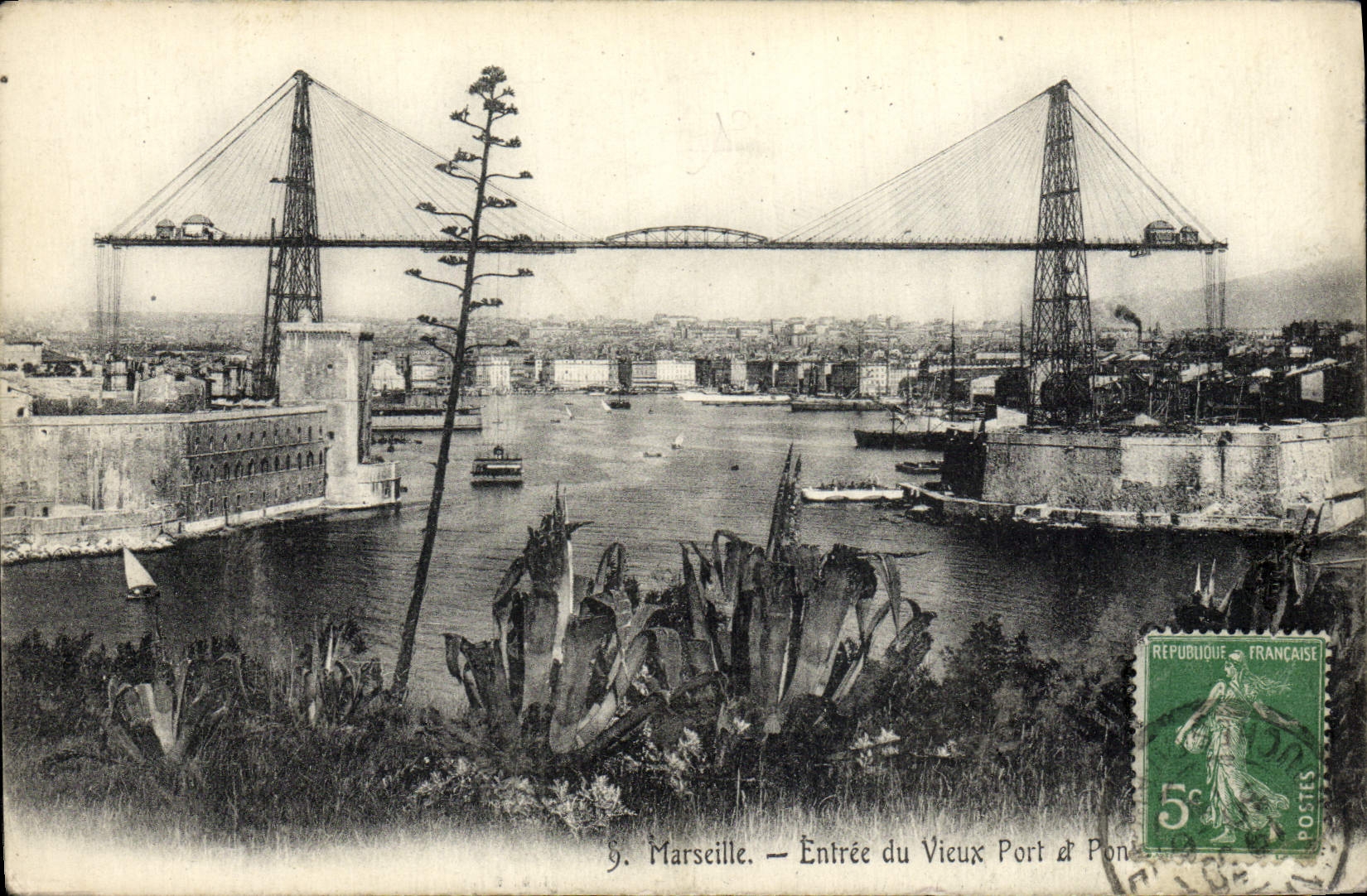 La POSTAL Marsella de la VENDIMIA entró del puente del puerto viejo y del transportador