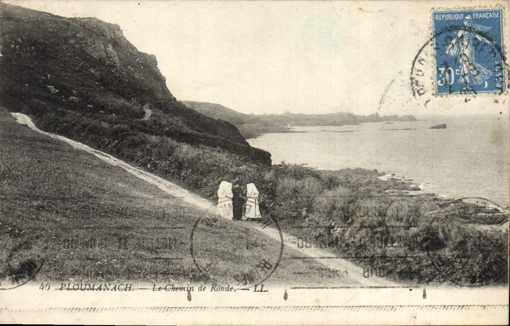 CPA Ploumanac’h Le chemin de ronde 