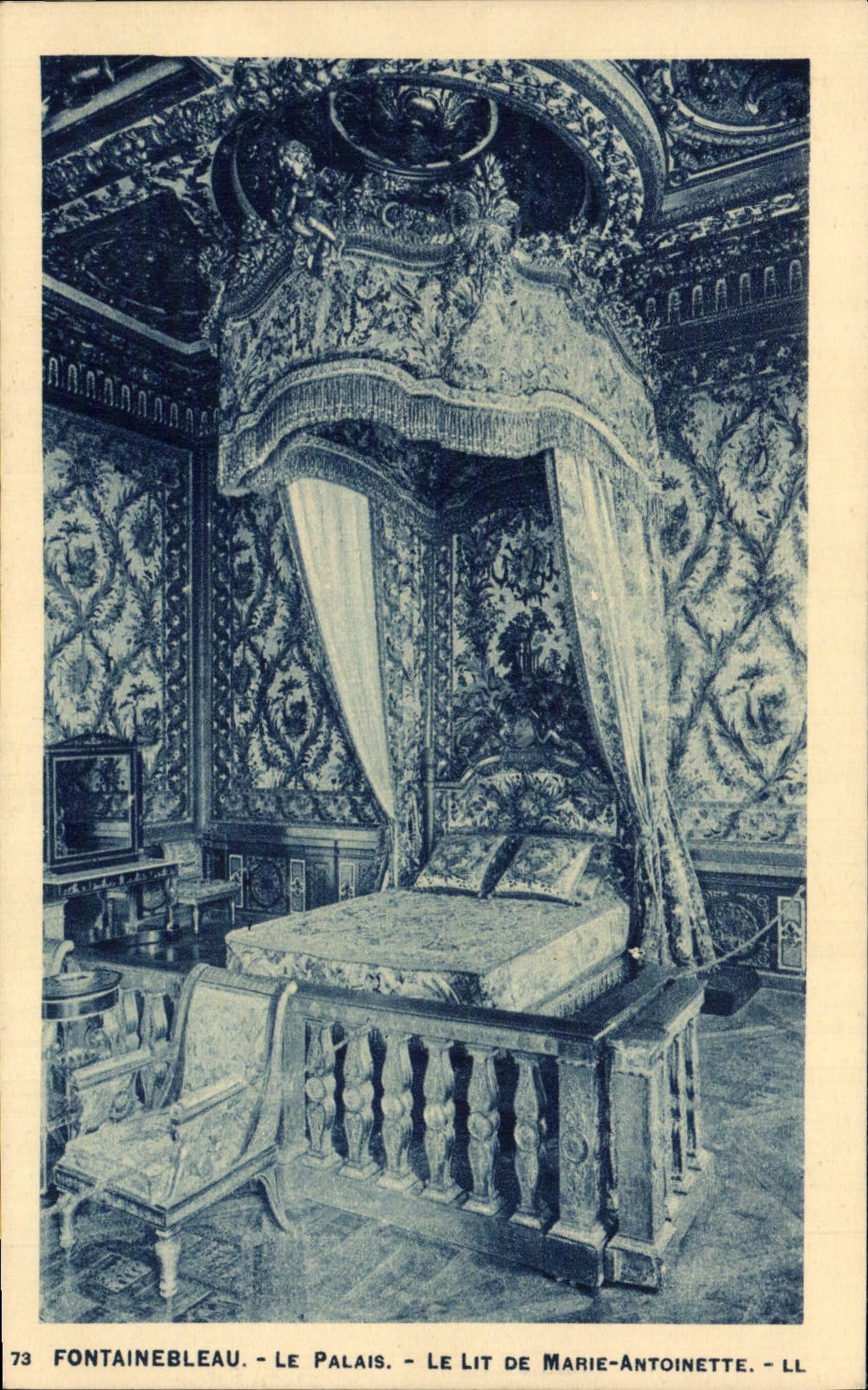 CPA Fontainebleau Le Palais Le Lit de Marie Antoinette 