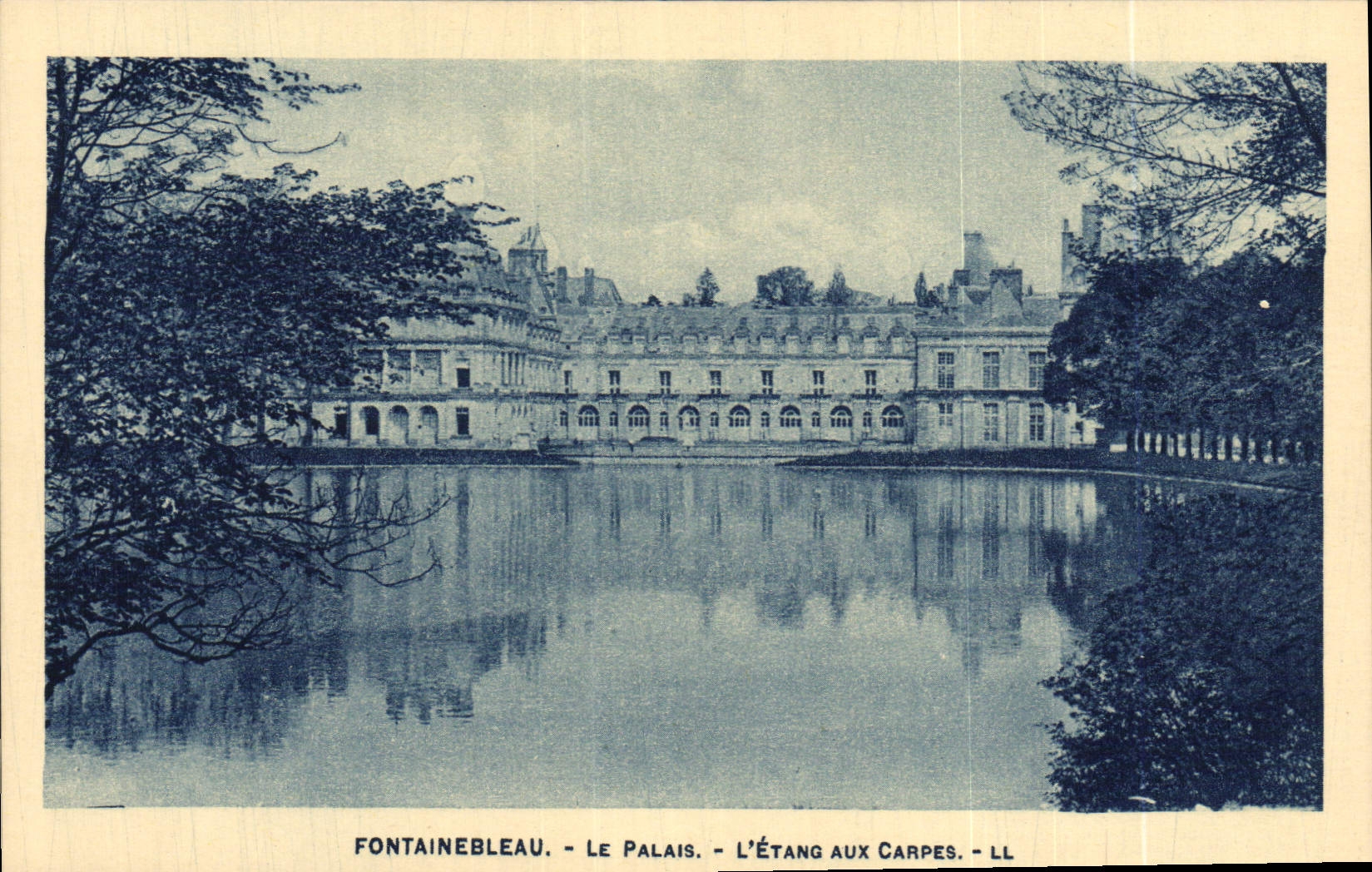 VINTAGE POSTCARD Fontainebleau the Palate the pond With Carps