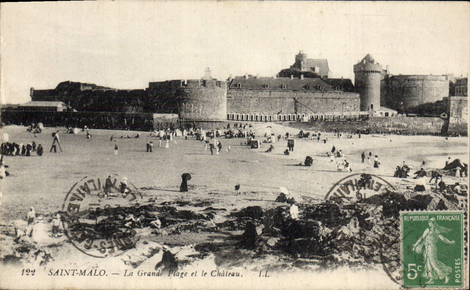 VINTAGE POSTCARD Holy Malo Main beach And the Castle