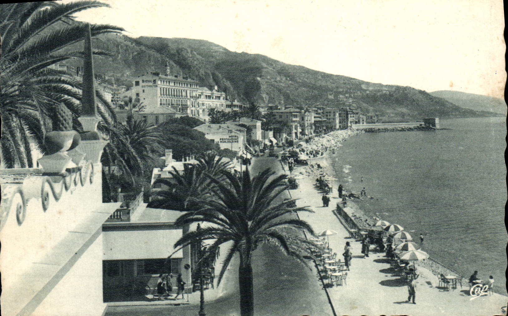 VINTAGE POSTCARD Menton the Walk