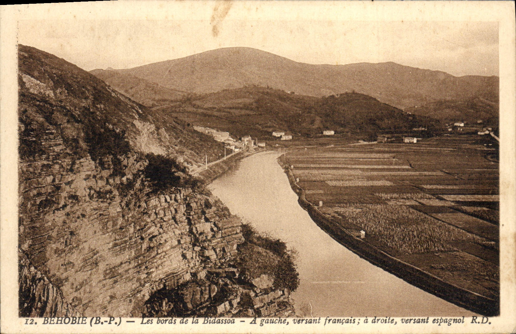 VINTAGE POSTCARD Behobie Edges Of Bidassoa