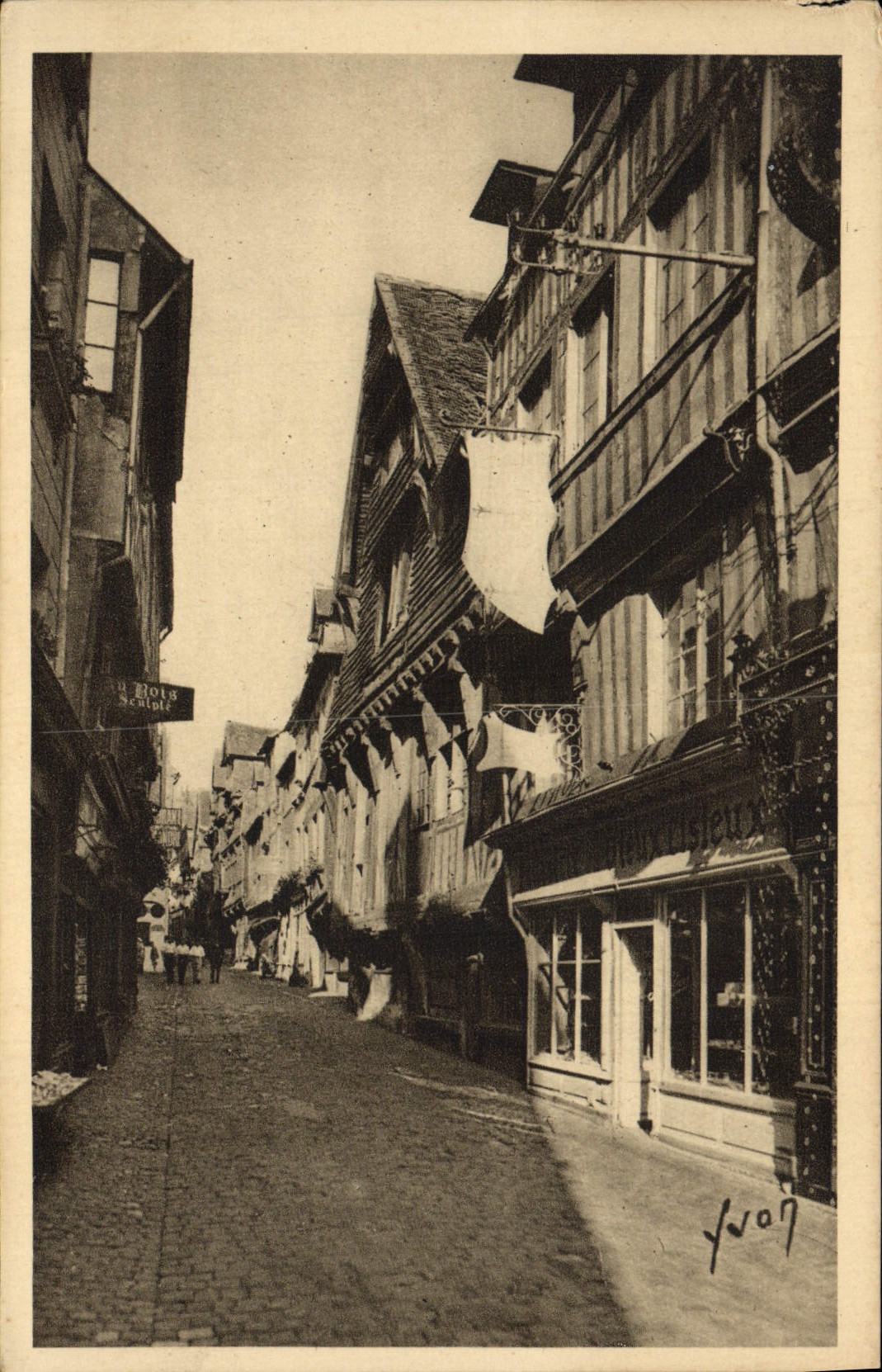 CPA Lisieux La Rue Aux Feves