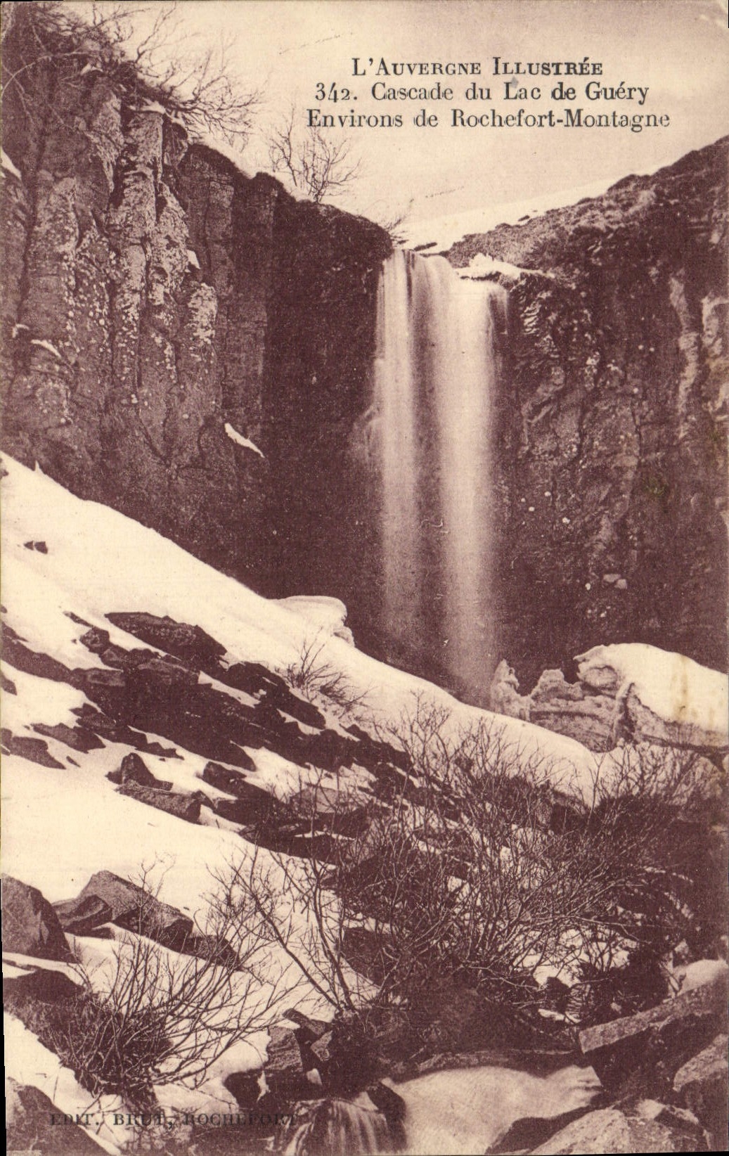 VINTAGE POSTCARD Auvergne Illustres Cascades Of the Lake De Guery Environs of Rocehfort Montagne