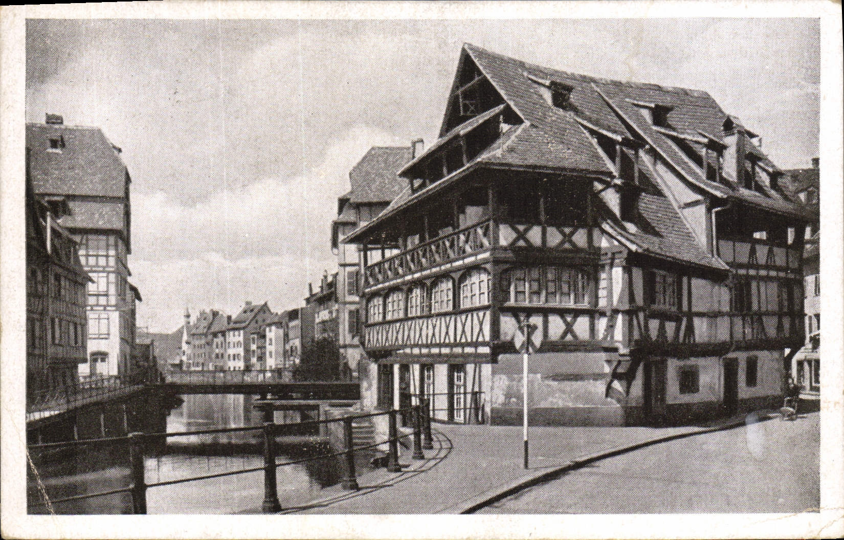 VINTAGE POSTCARD Strasbourg Bath With the Plants Old woman House