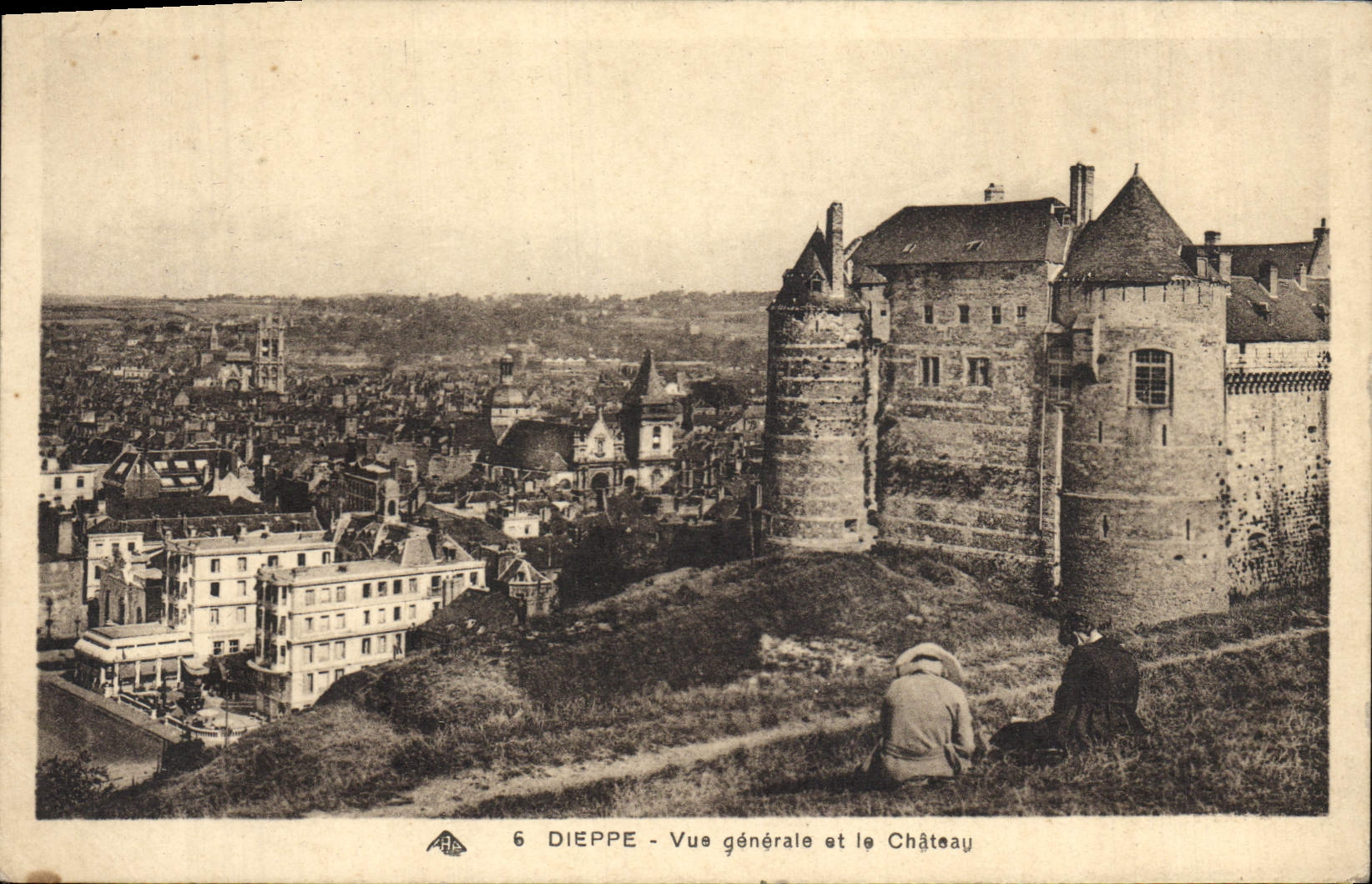 Opinión de Dieppe de la POSTAL de la VENDIMIA y el castillo