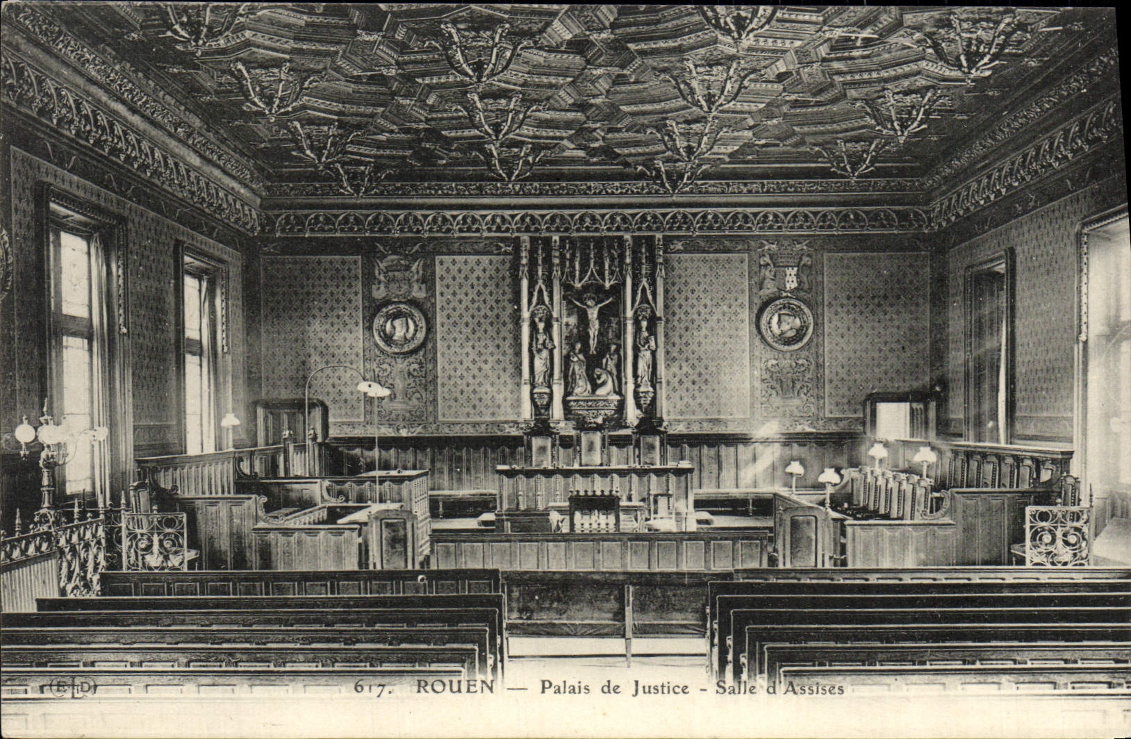 VINTAGE POSTCARD Rouen Law courts Covers bases