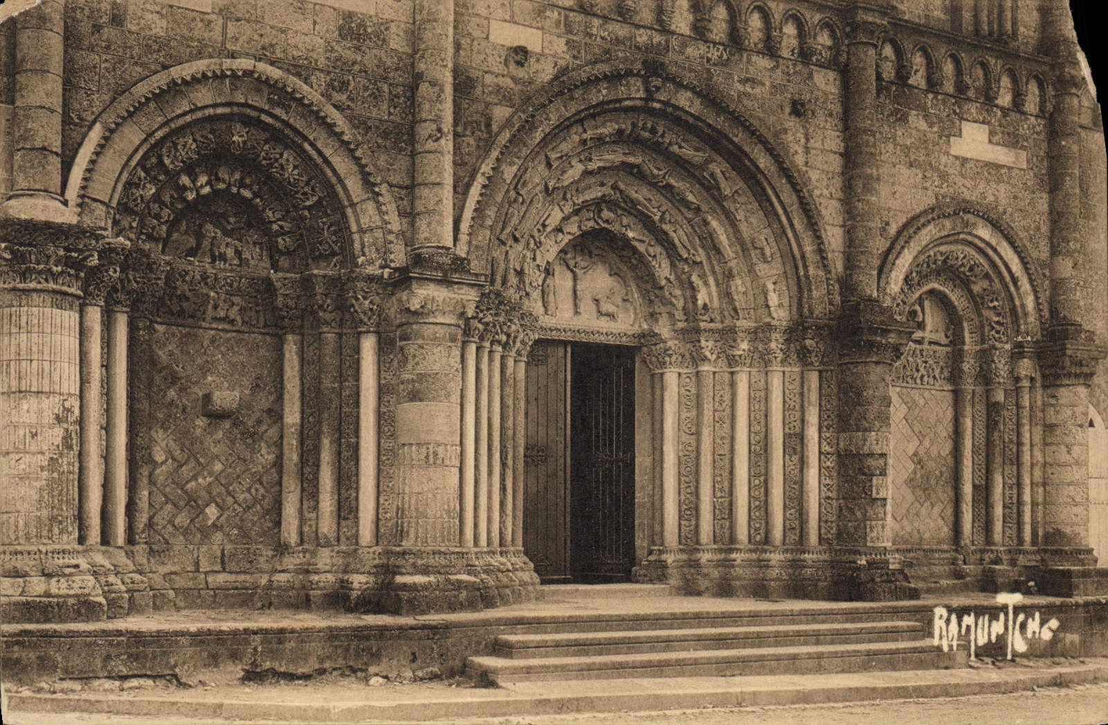 VINTAGE POSTCARD Frontage of the Romance Church of Bridge the Abbot of Arnoult