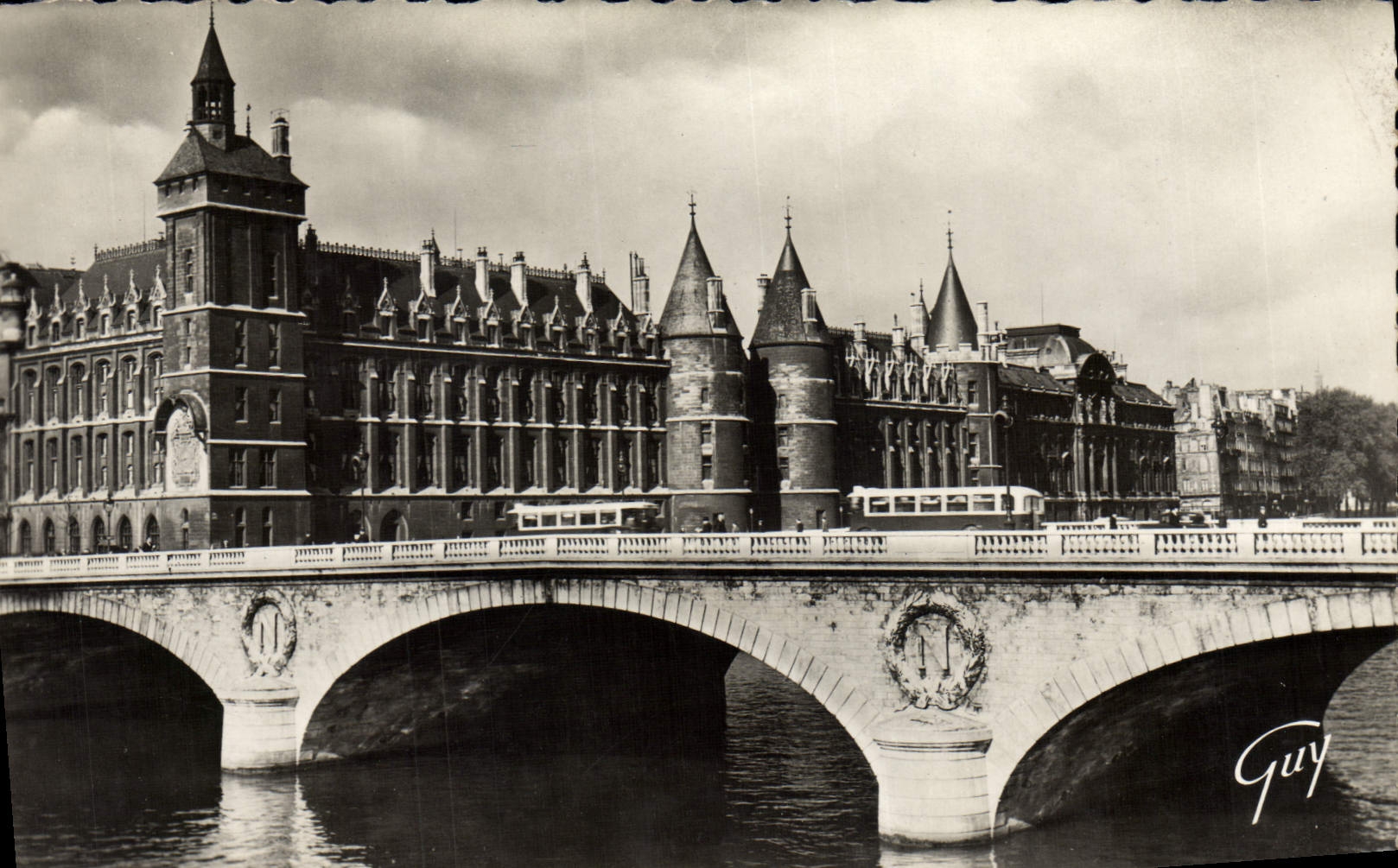 CPM Paris et ses Merveilles Palais de Justice et la Conciergerie 