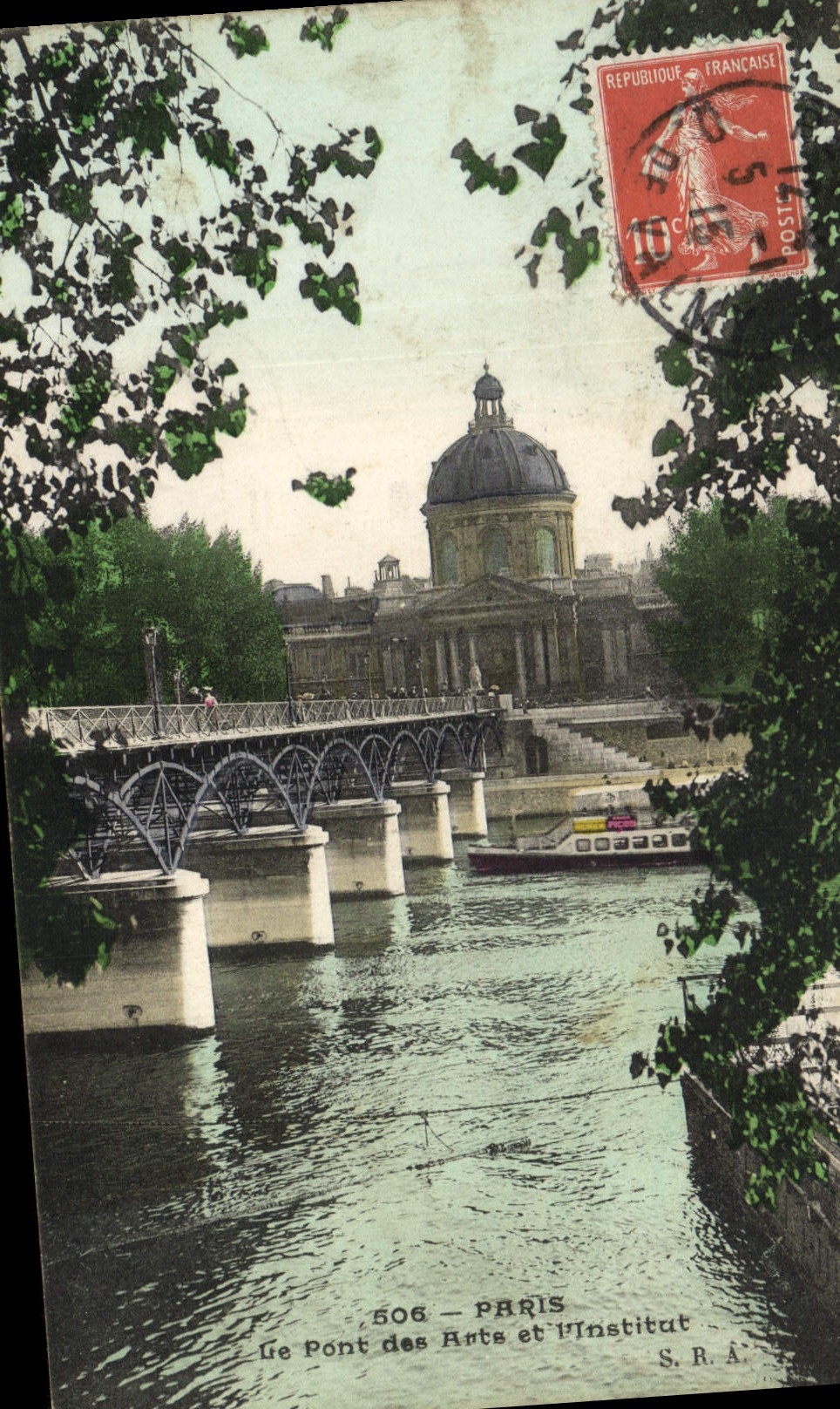 CPA Paris De Pont des Arts et l'lnstitut Bateau Peniche