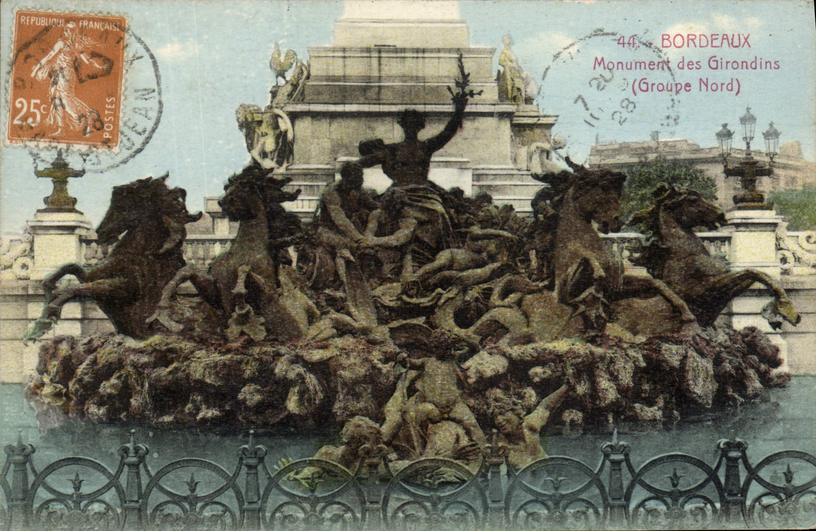 VINTAGE POSTCARD Bordeaux Monument of the Of Gironde ones