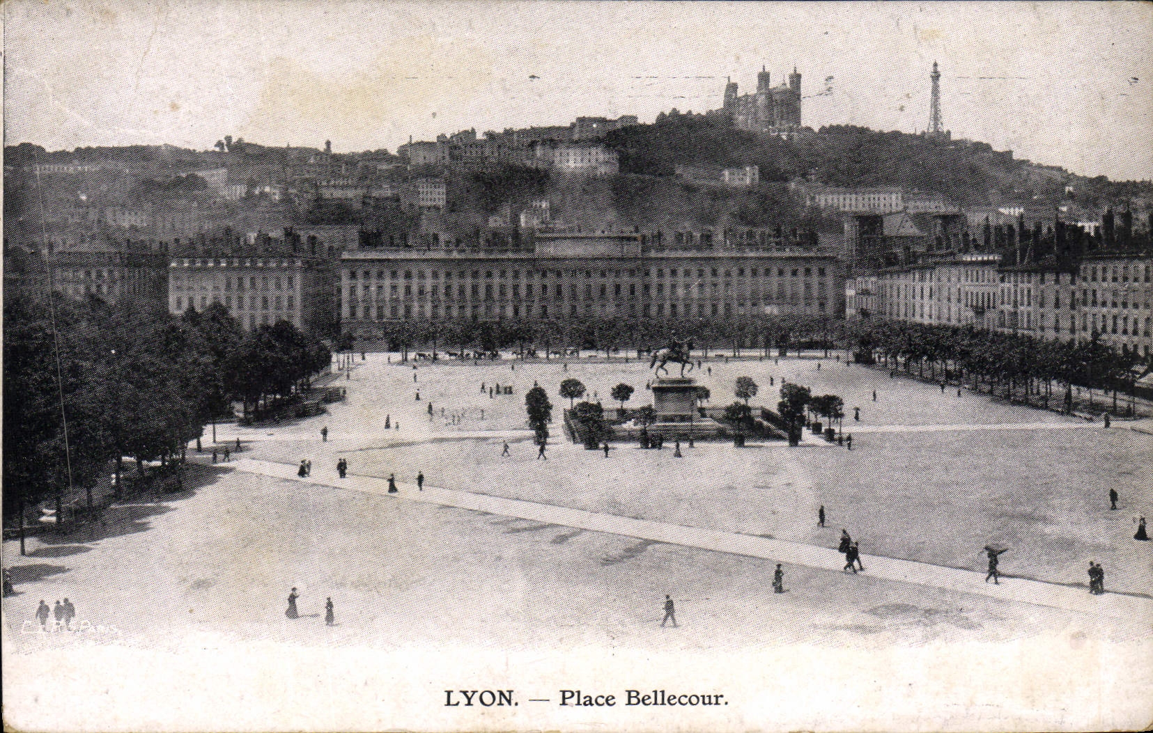 VINTAGE POSTCARD Lyon Places Bellecour