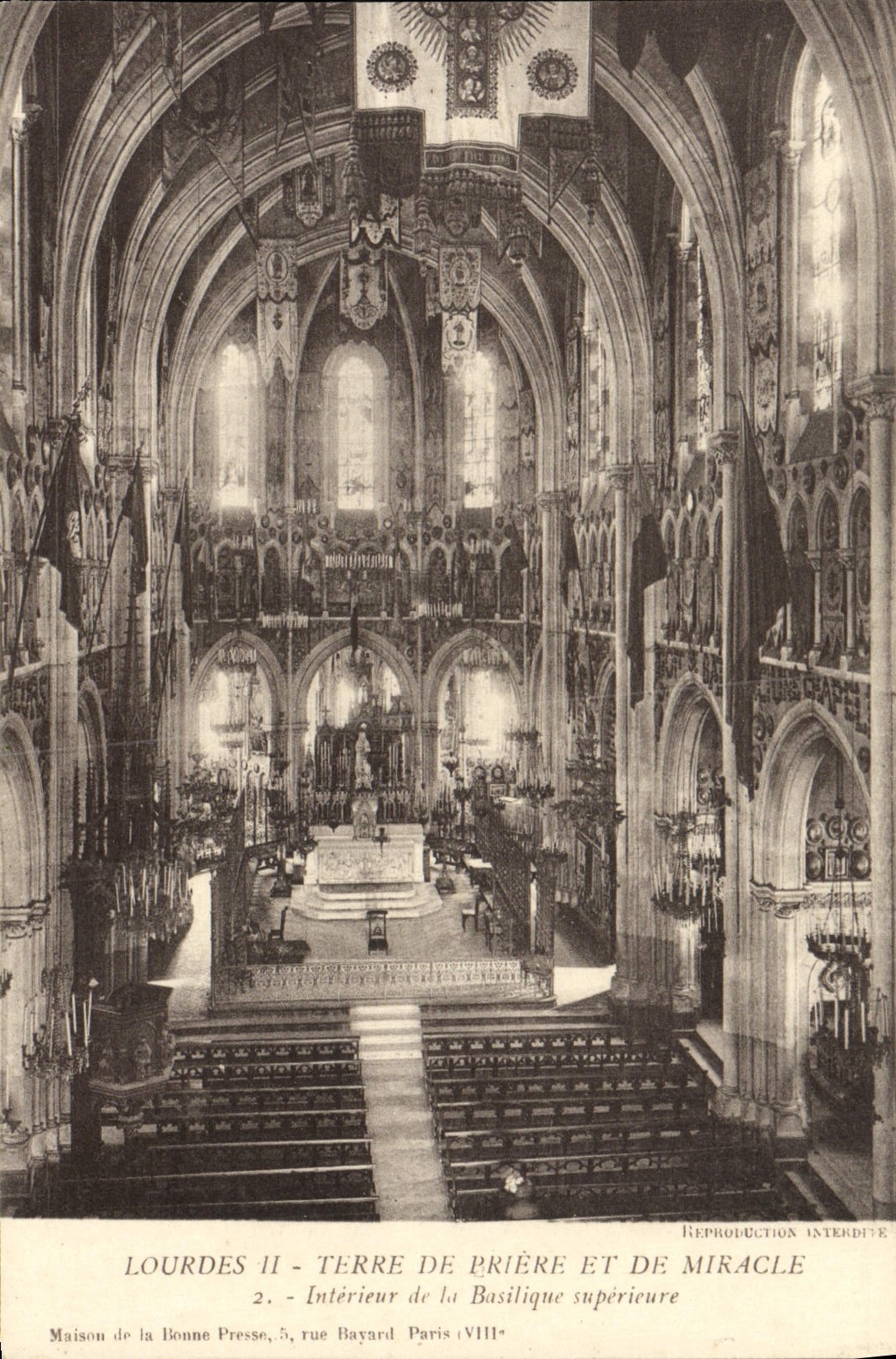 Interior pesado de la POSTAL de la VENDIMIA de la basílica más alta