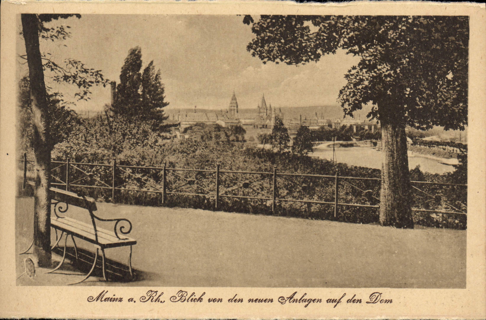 VINTAGE POSTCARD Mainz has Rh Blick von den neuen Anlagen auf den Dom